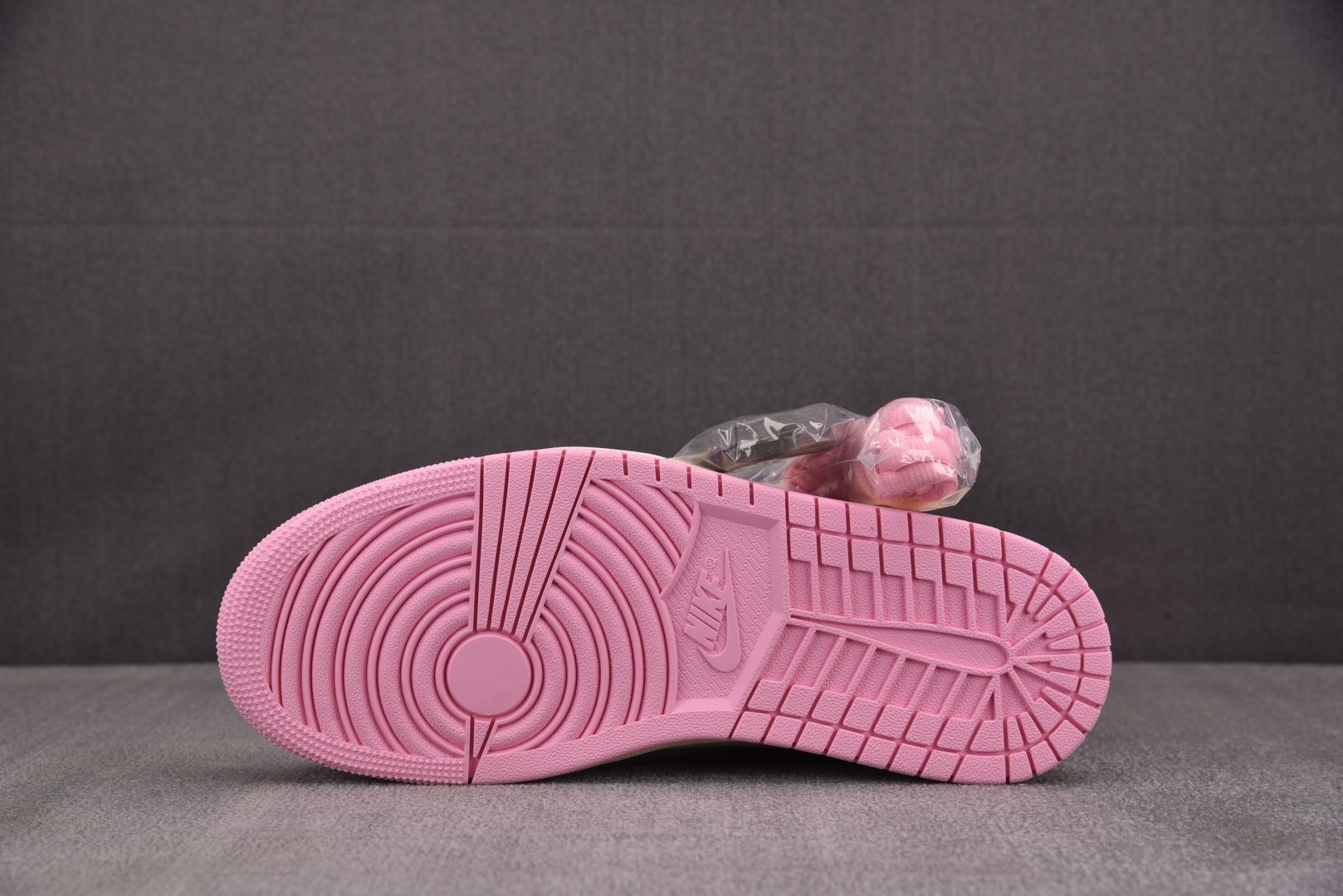 Ajlow 尺码:36-48.5纯原版出品-NK Air Jordan 1 Retro Low OG S