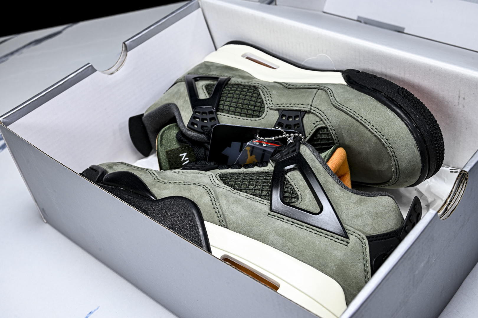 AJ4 尺码:40-47.5纯原版出品-Undefeated x Air Jordan 4 OG AJ4