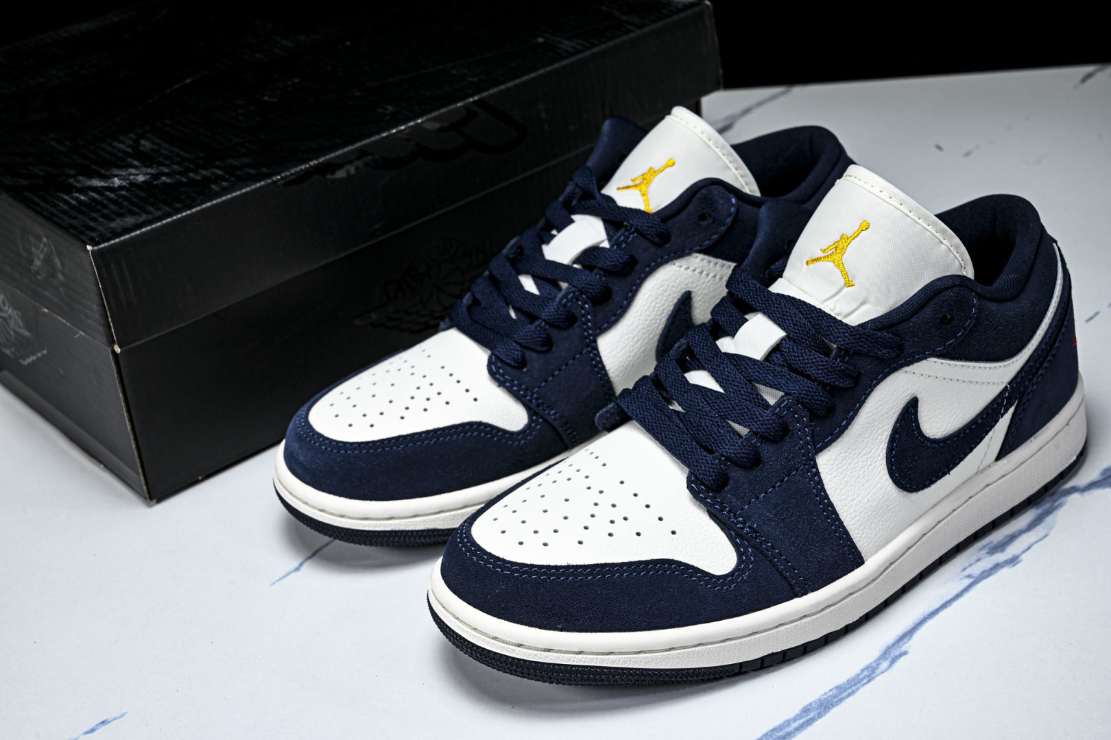 AJlow 尺码:39-46纯原版出品-Air Jordan Low SE 蓝白黑 400 YZ010尺