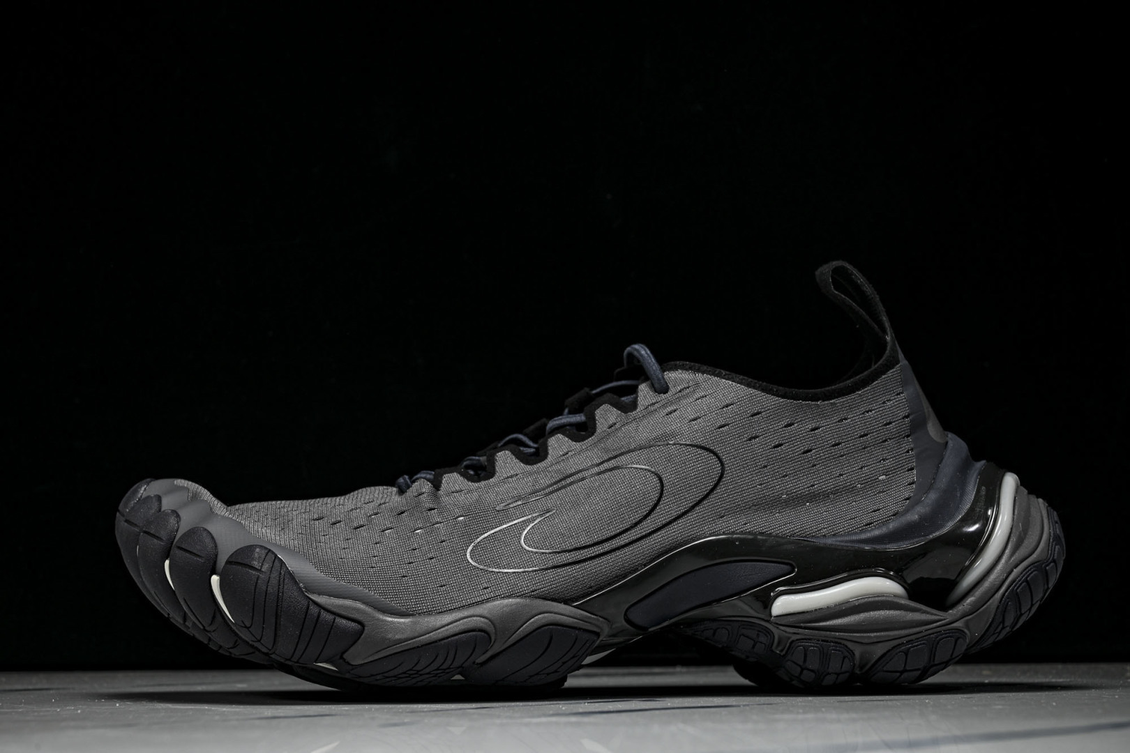 巴黎 EUR:35-46 偏大一码纯原-Balenciaga Anatomic Runner 黑色 YZ