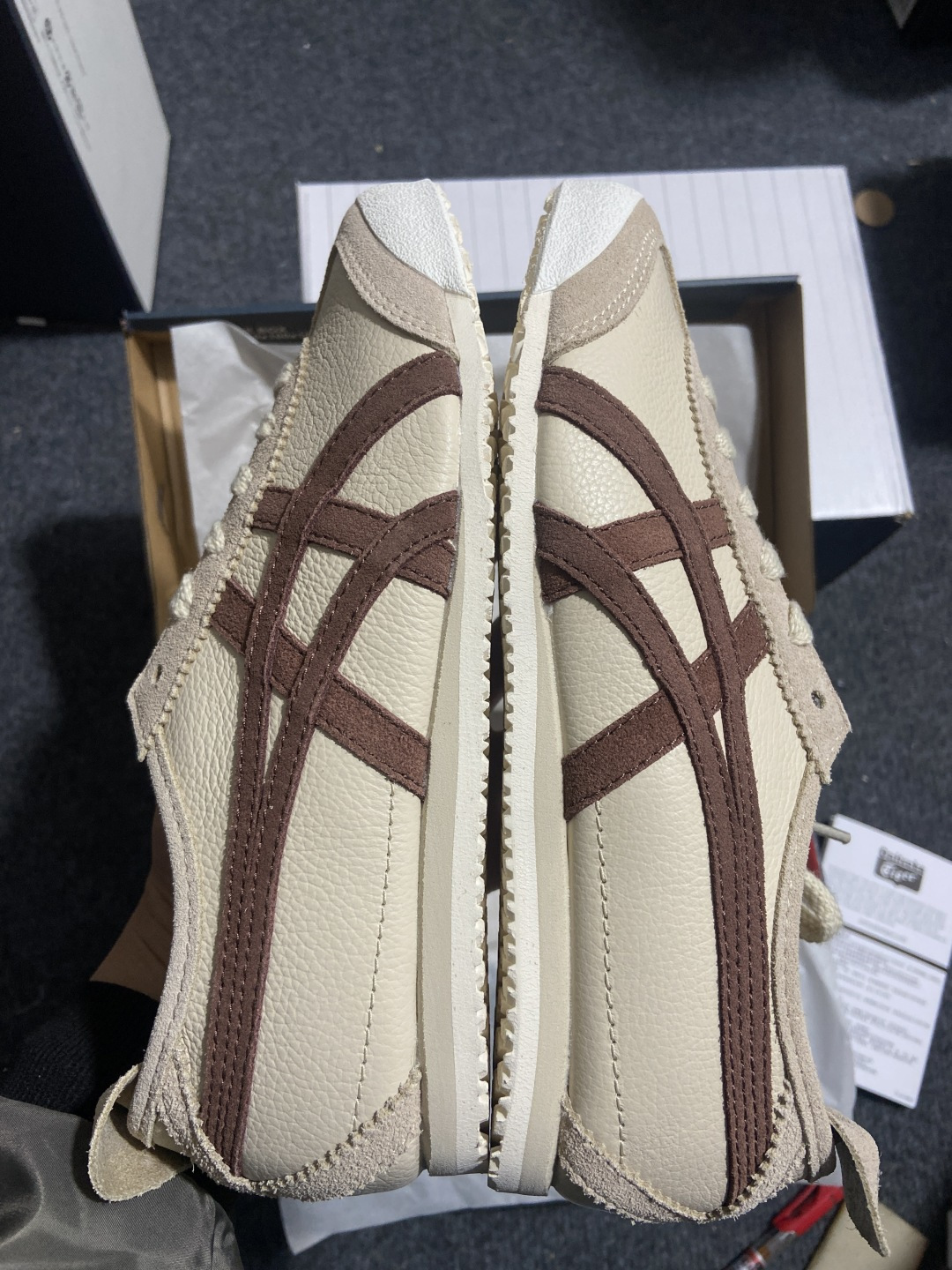 版型 用料 细节 清洁度 公司级别 可对比同价位 Onitsuka Tiger鬼塚虎 MEXICO 66