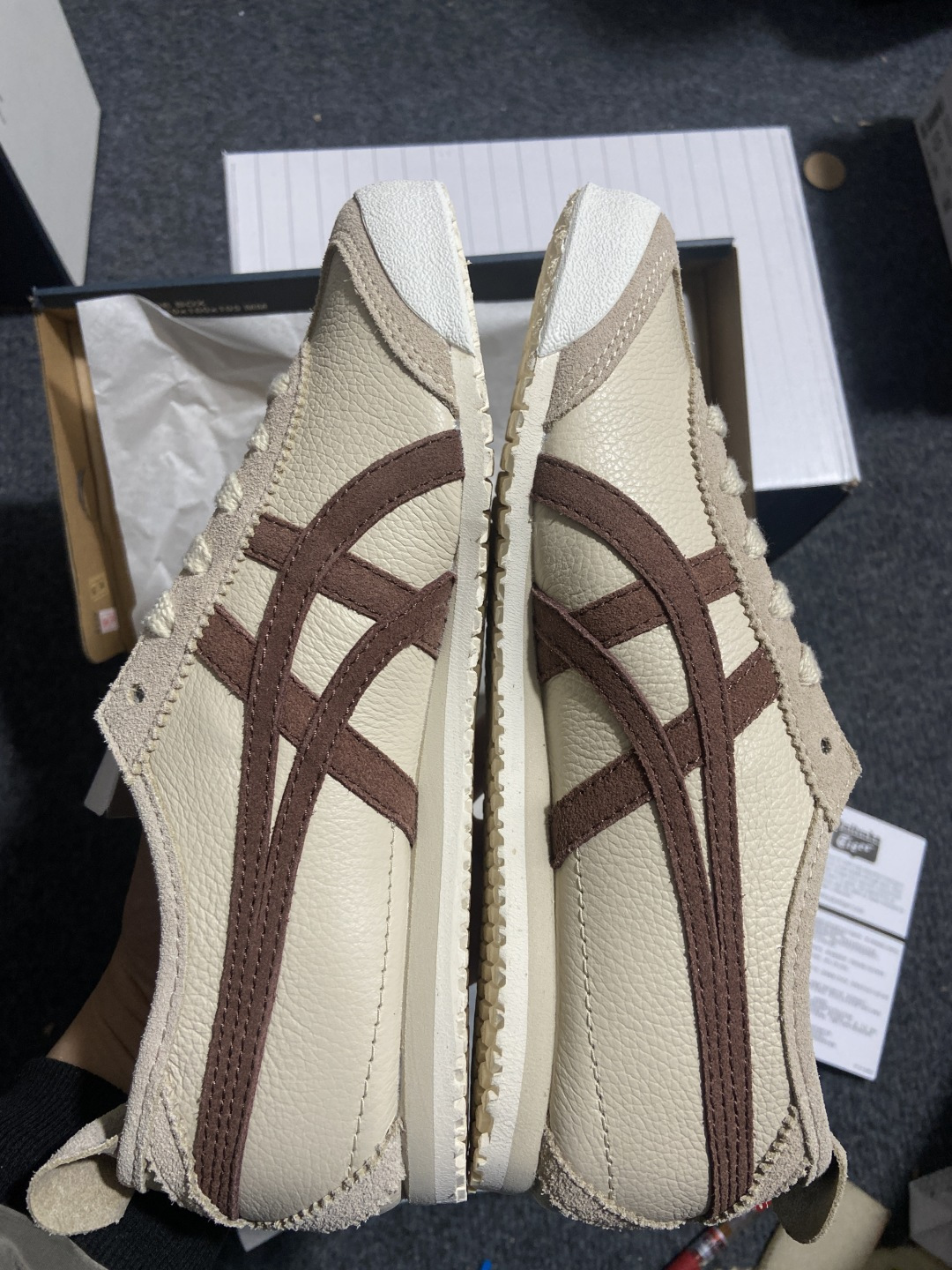 版型 用料 细节 清洁度 公司级别 可对比同价位 Onitsuka Tiger鬼塚虎 MEXICO 66