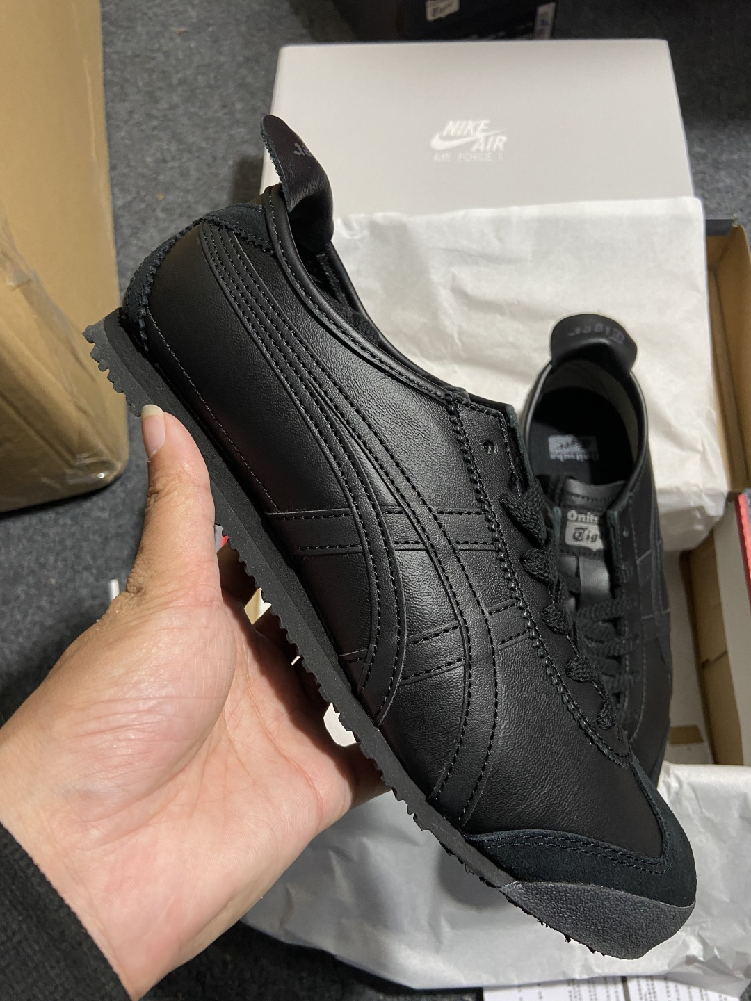 版型 用料 细节 清洁度 公司级别 可对比同价位 Onitsuka Tiger鬼塚虎 MEXICO 66