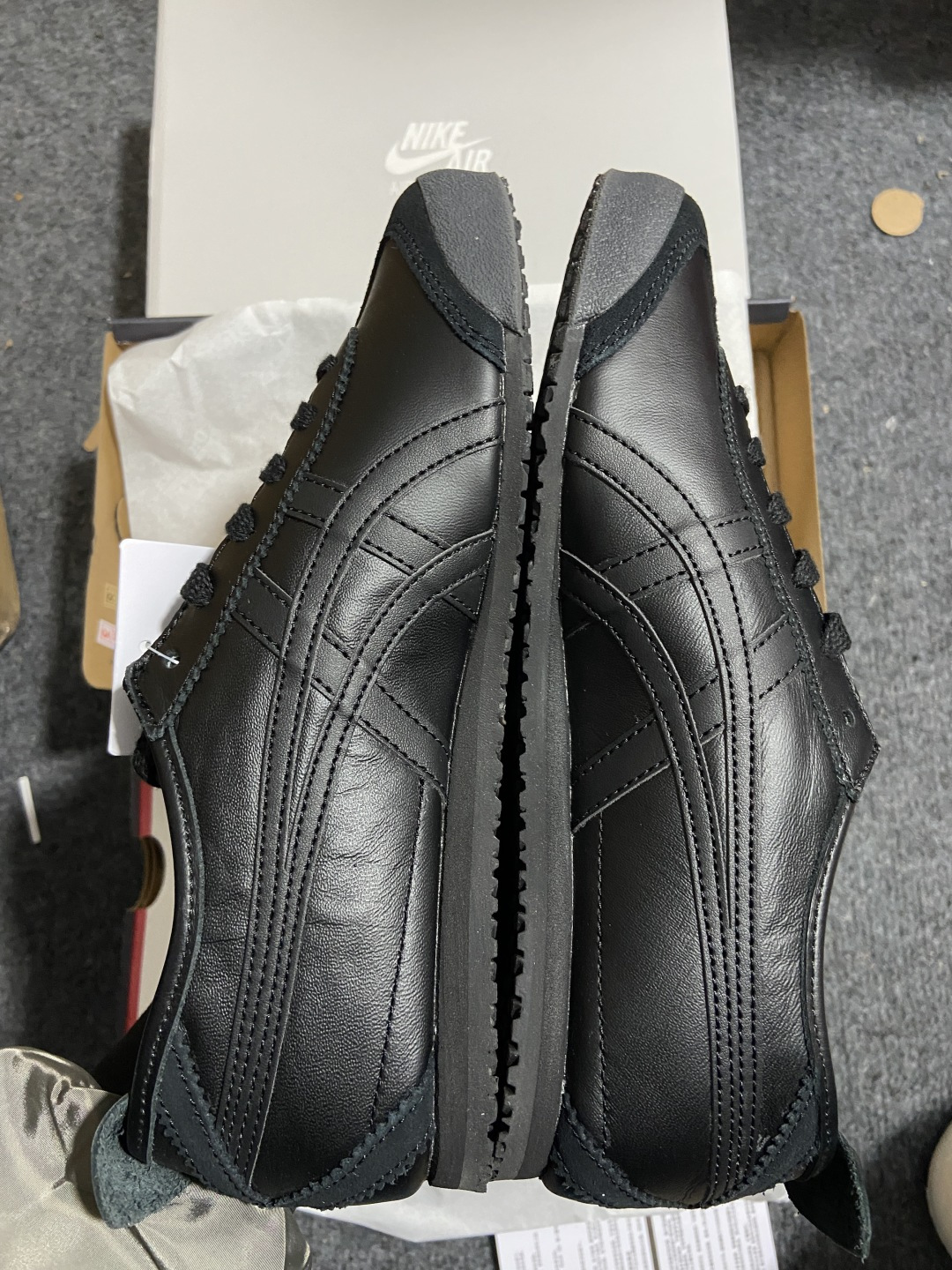 版型 用料 细节 清洁度 公司级别 可对比同价位 Onitsuka Tiger鬼塚虎 MEXICO 66