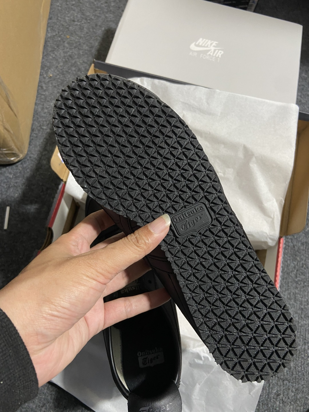 版型 用料 细节 清洁度 公司级别 可对比同价位 Onitsuka Tiger鬼塚虎 MEXICO 66