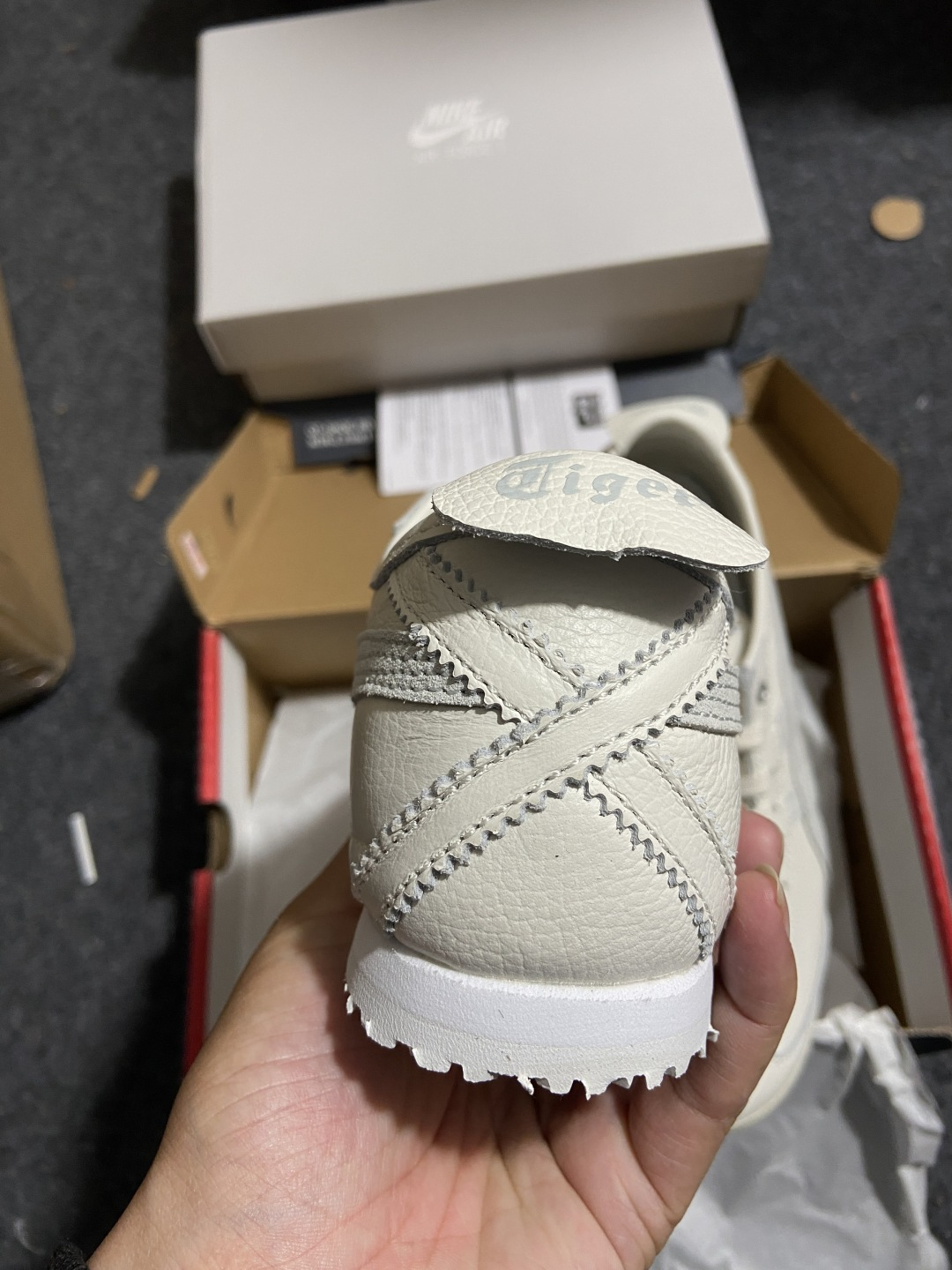 版型 用料 细节 清洁度 公司级别 可对比同价位 Onitsuka Tiger鬼塚虎 MEXICO 66