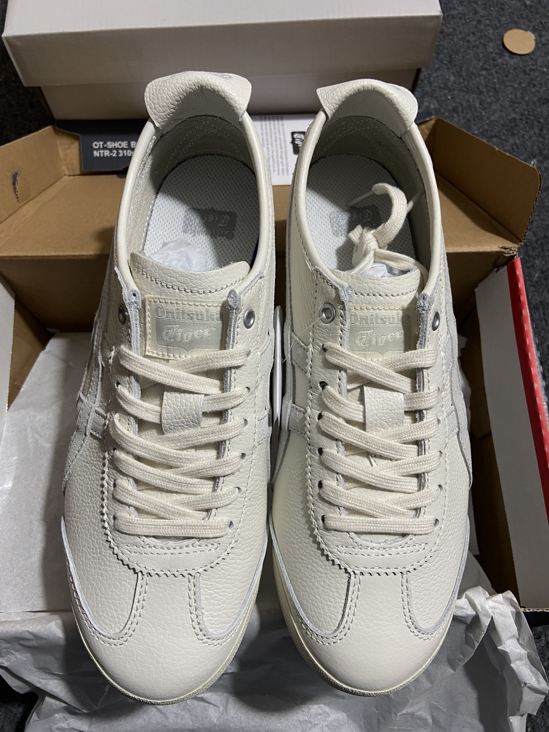 版型 用料 细节 清洁度 公司级别 可对比同价位 Onitsuka Tiger鬼塚虎 MEXICO 66