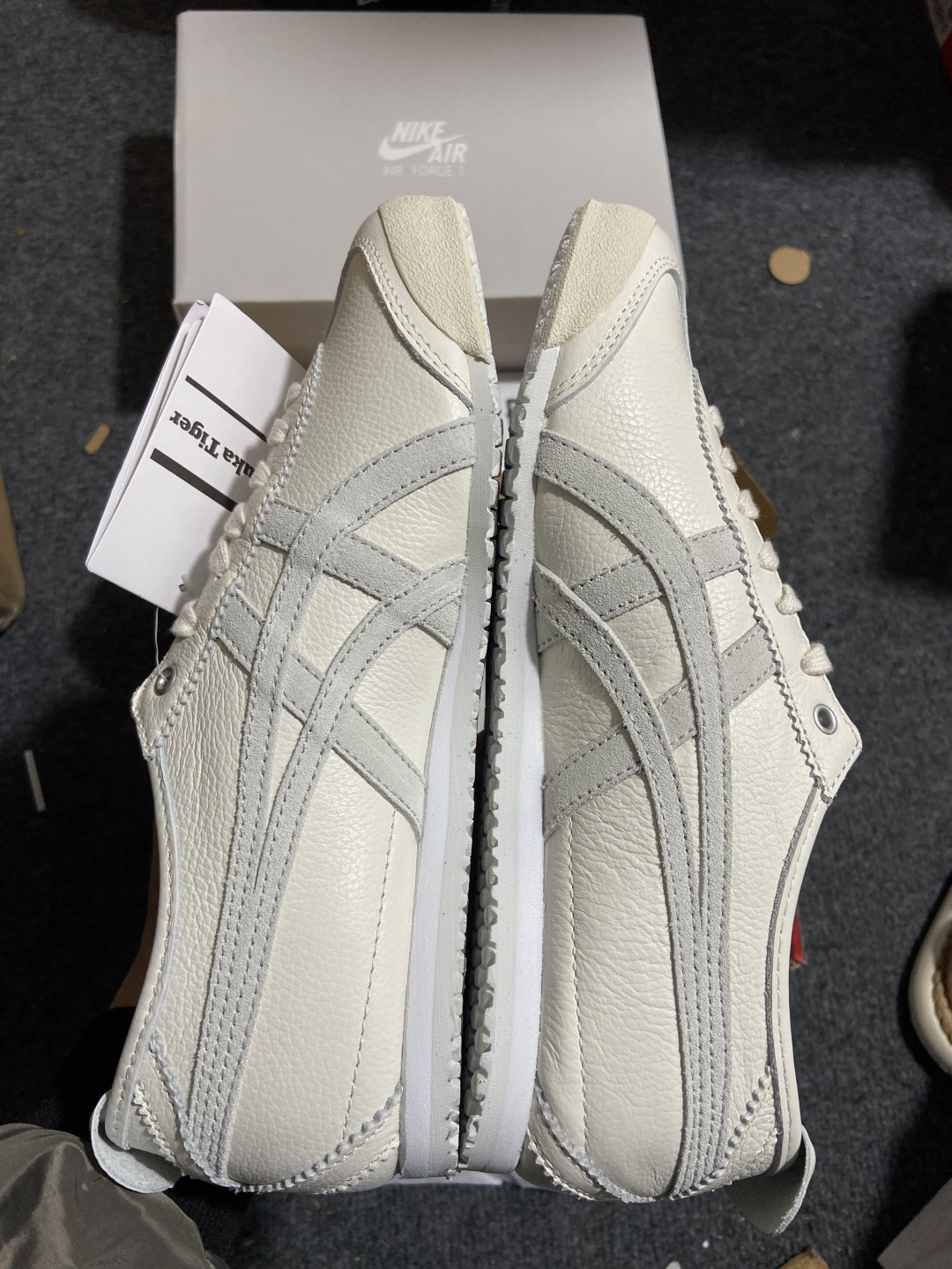 版型 用料 细节 清洁度 公司级别 可对比同价位 Onitsuka Tiger鬼塚虎 MEXICO 66