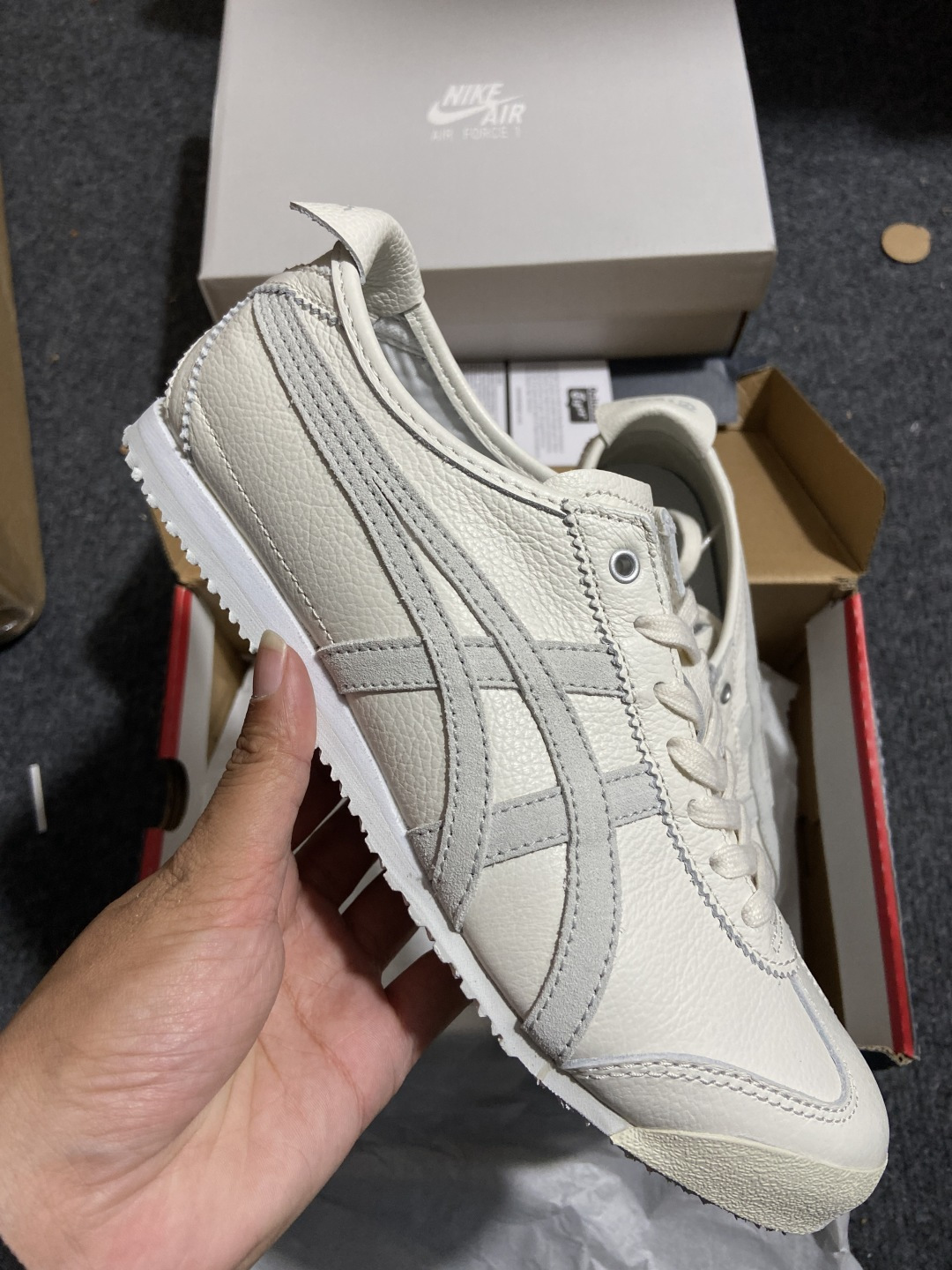 版型 用料 细节 清洁度 公司级别 可对比同价位 Onitsuka Tiger鬼塚虎 MEXICO 66