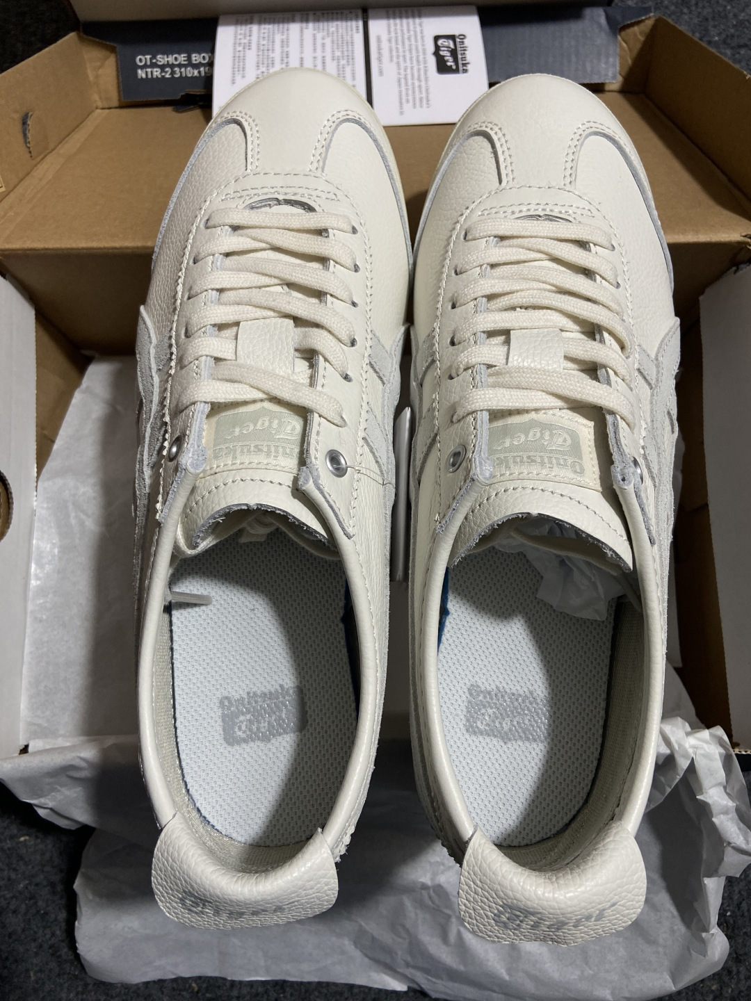 版型 用料 细节 清洁度 公司级别 可对比同价位 Onitsuka Tiger鬼塚虎 MEXICO 66