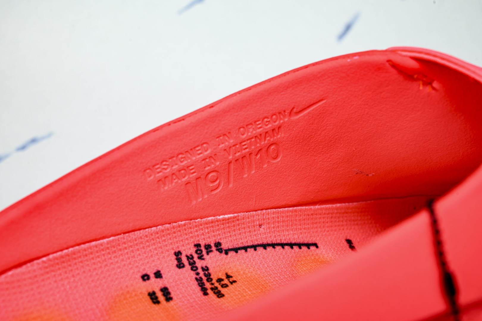 按摩托 尺码:36-50.5纯原版出品-NK Mind 001 Slide Solar Red 红色 H