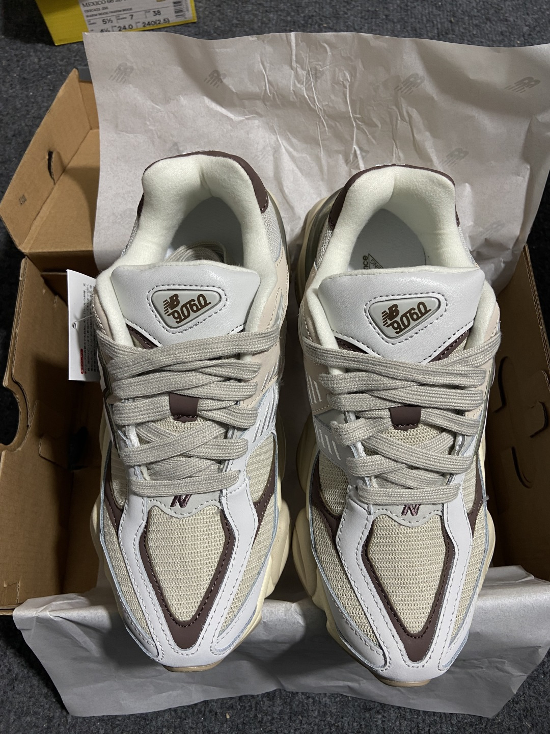 Joe Freshgoods x New Balance NB9060 复古休闲运动慢跑鞋 棕色 U90