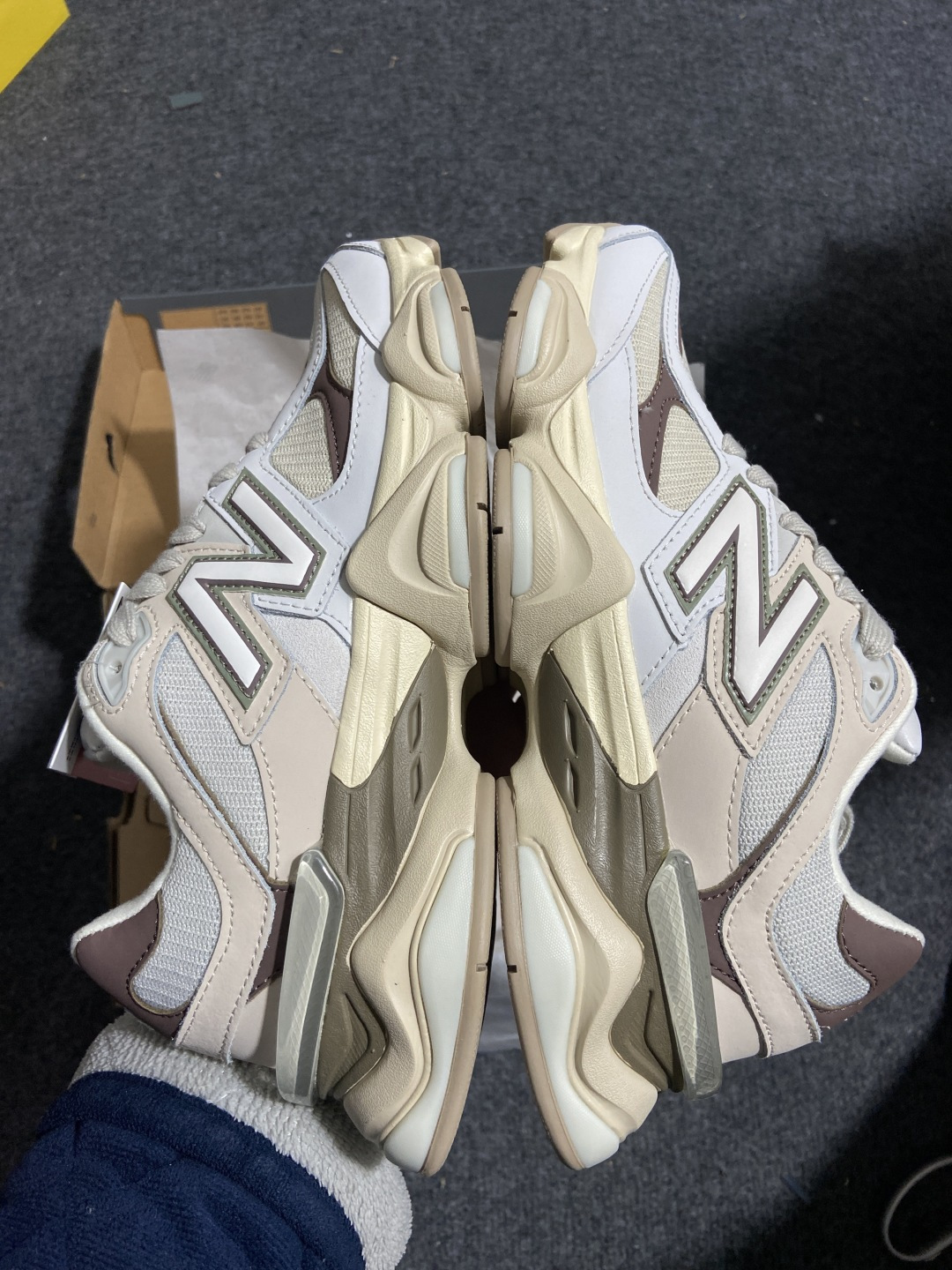Joe Freshgoods x New Balance NB9060 复古休闲运动慢跑鞋 棕色 U90