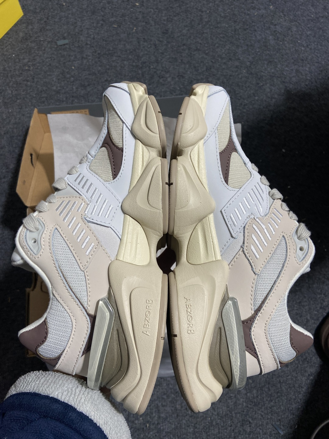 Joe Freshgoods x New Balance NB9060 复古休闲运动慢跑鞋 棕色 U90