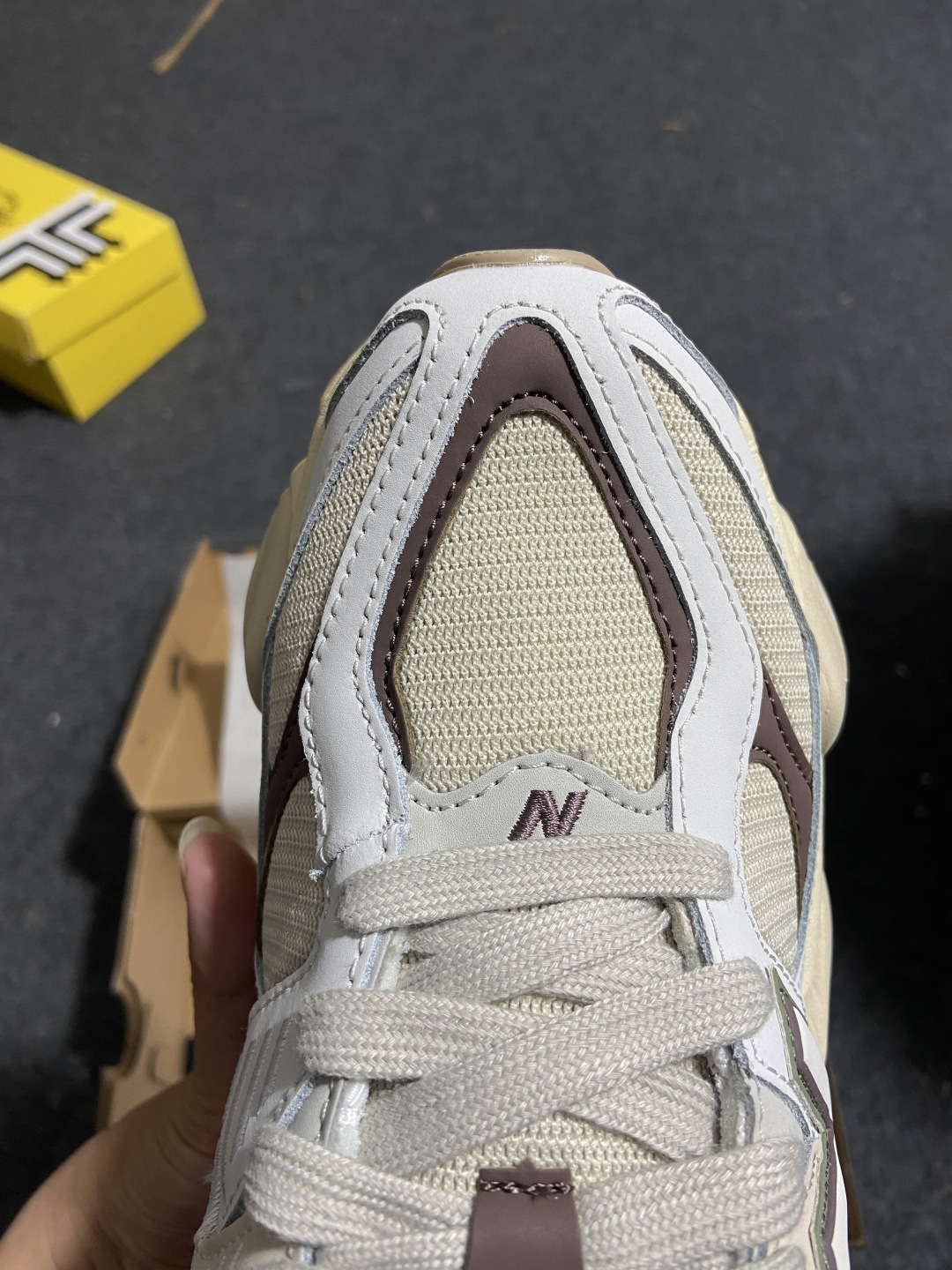 Joe Freshgoods x New Balance NB9060 复古休闲运动慢跑鞋 棕色 U90