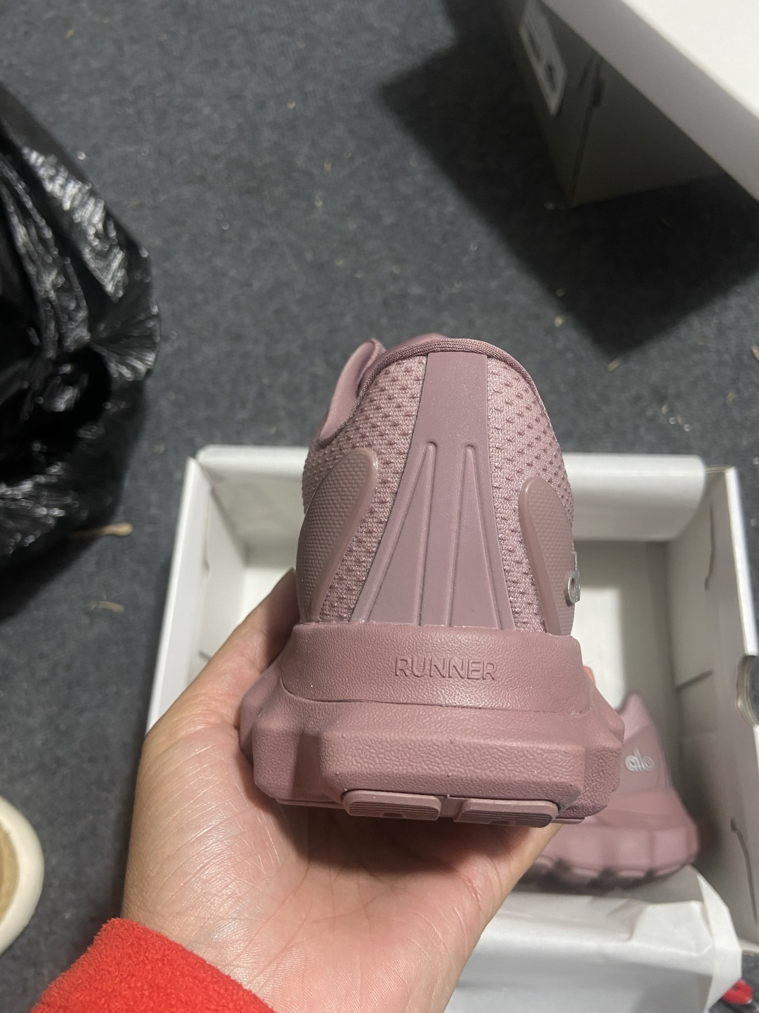 【纯原】Alo Runner 明星同款 四季常青款增高低帮休闲生活鞋 豆沙红色1:1复刻 细节一步到位 