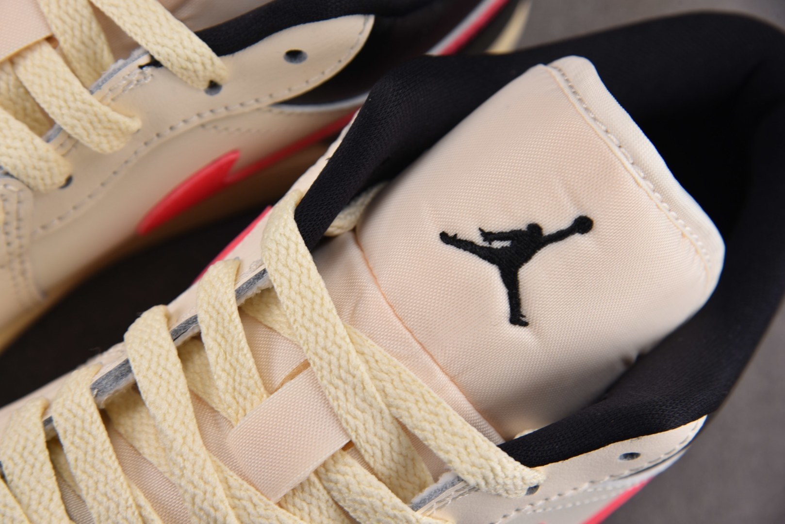 AJlow 尺码:35.5-46纯原版出品-WMNS Air Jordan 1 Low Flight C