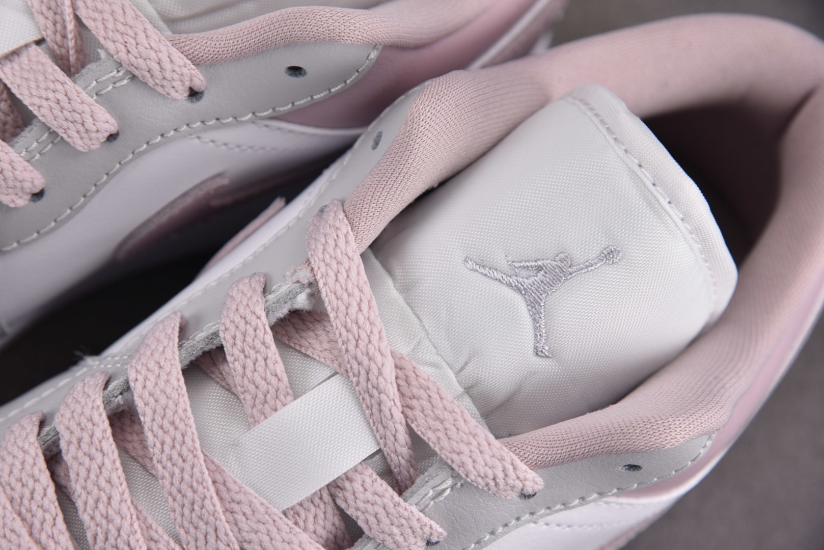 AJlow 尺码:35.5-46纯原版出品-WMNS Air Jordan 1 Low Particle