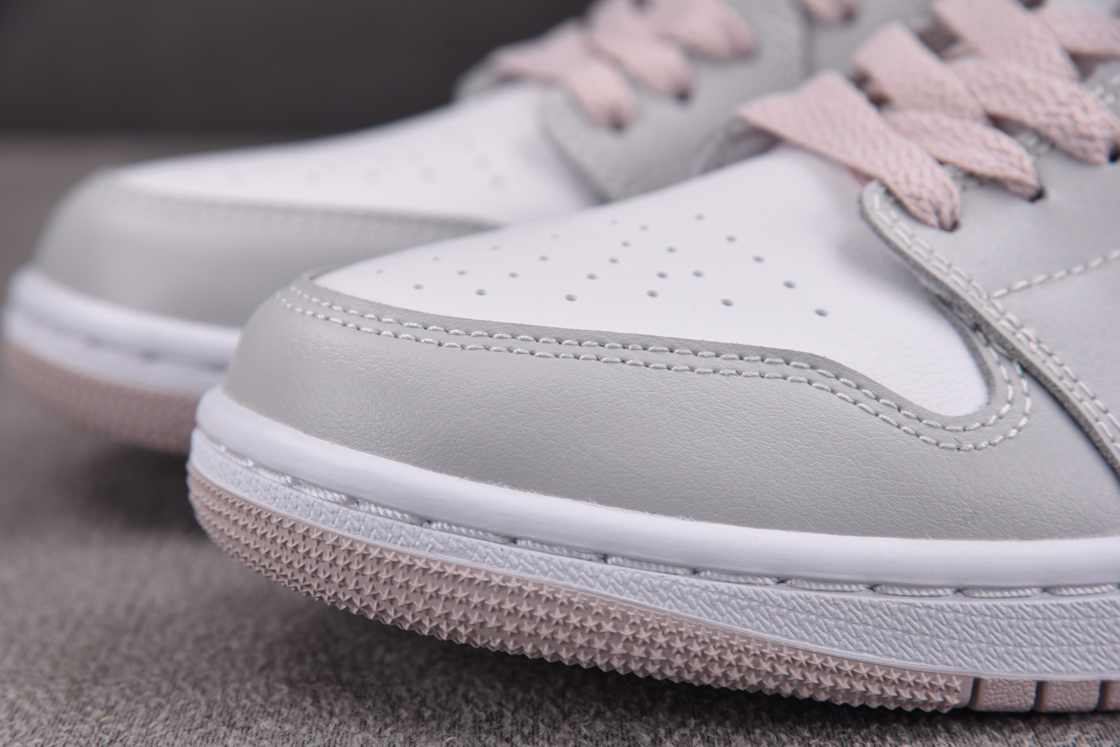 AJlow 尺码:35.5-46纯原版出品-WMNS Air Jordan 1 Low Particle
