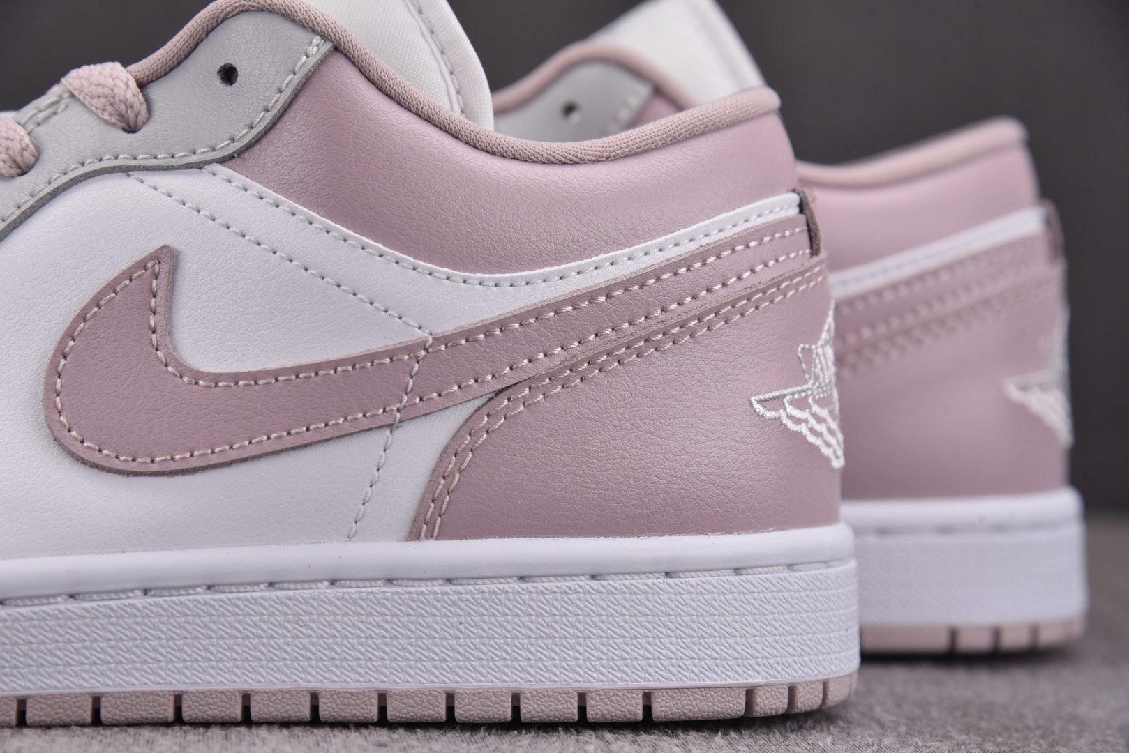 AJlow 尺码:35.5-46纯原版出品-WMNS Air Jordan 1 Low Particle