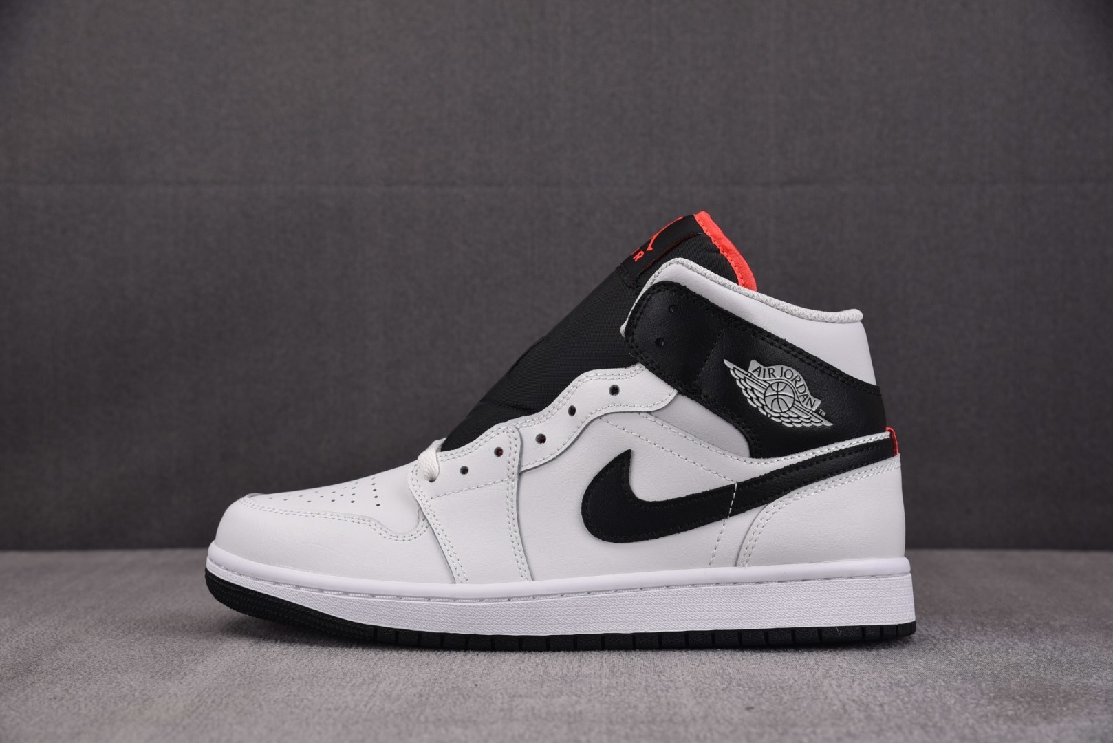 AJlow 尺码:40-46纯原版出品-Air Jordan 1 Mid 'Summit White I