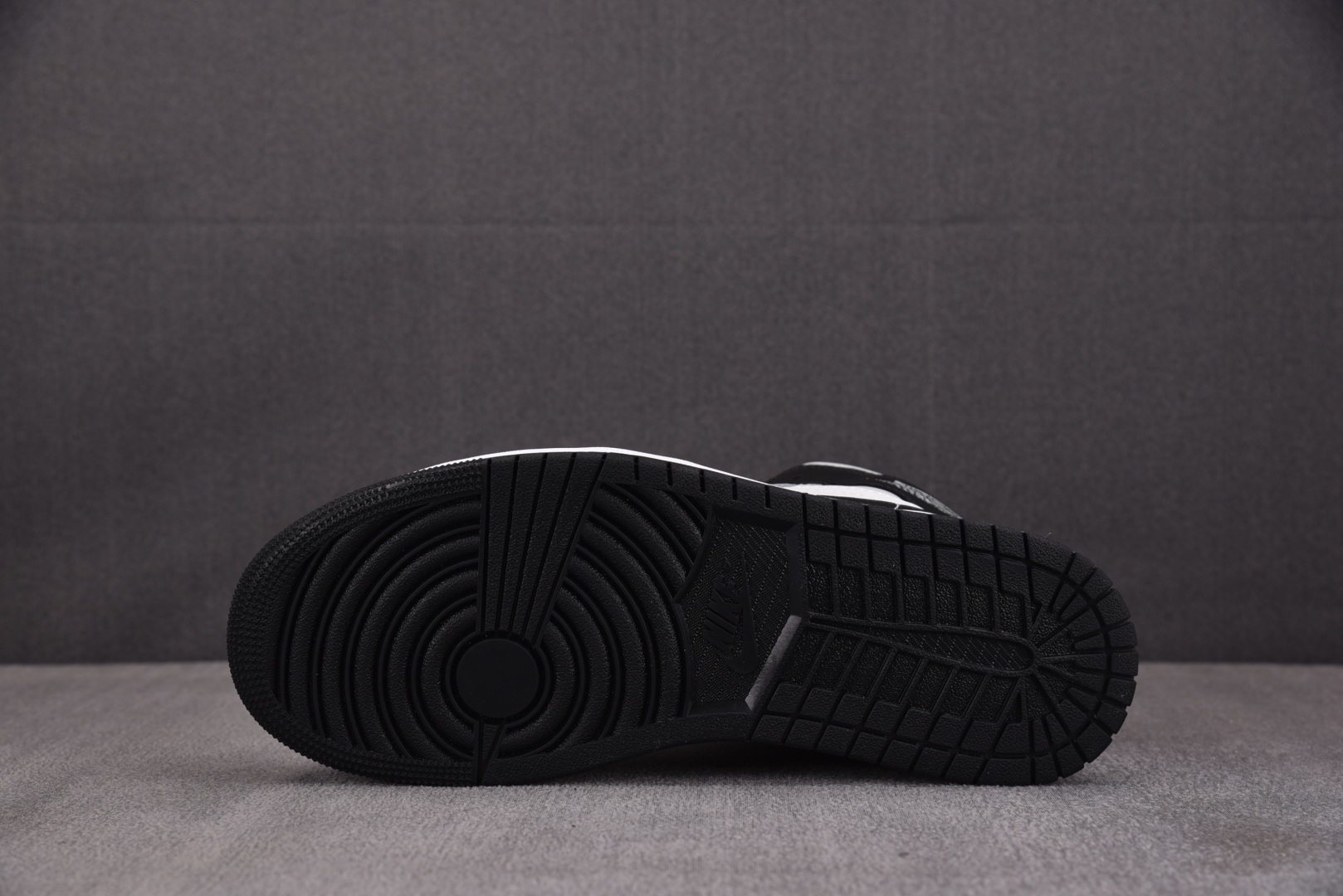 AJlow 尺码:40-46纯原版出品-Air Jordan 1 Mid 'Summit White I