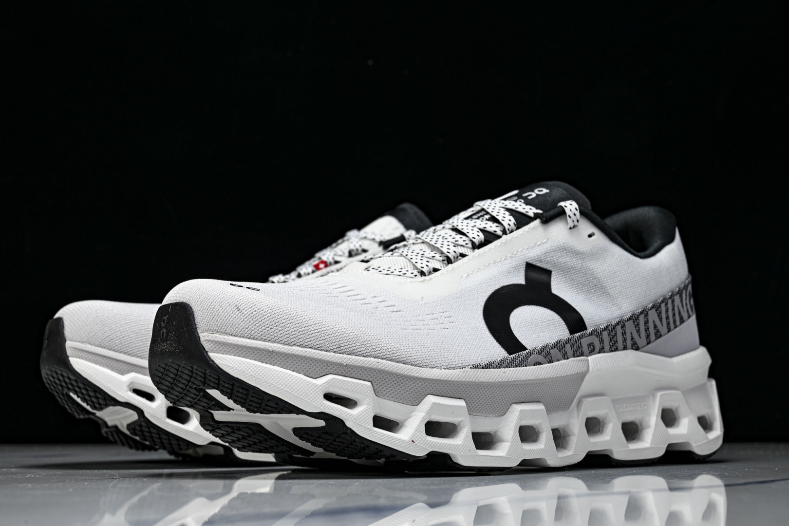 On昂跑 尺码:36-45纯原版出品-纯原ON昂跑 Cloudmonster 2 怪兽二代轻量缓震透气男