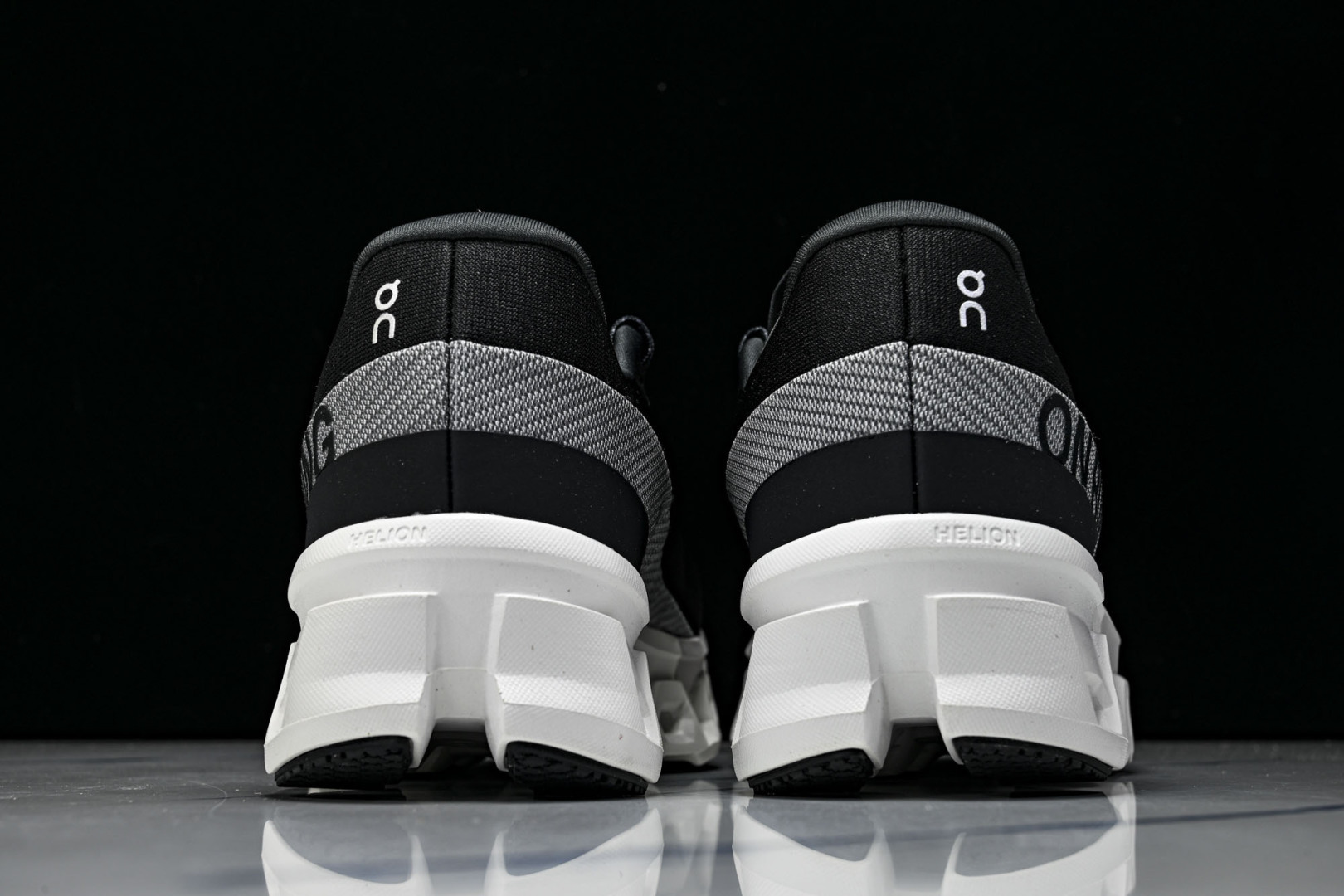 On昂跑 尺码:36-45纯原版出品-纯原ON昂跑 Cloudmonster 2 怪兽二代轻量缓震透气男