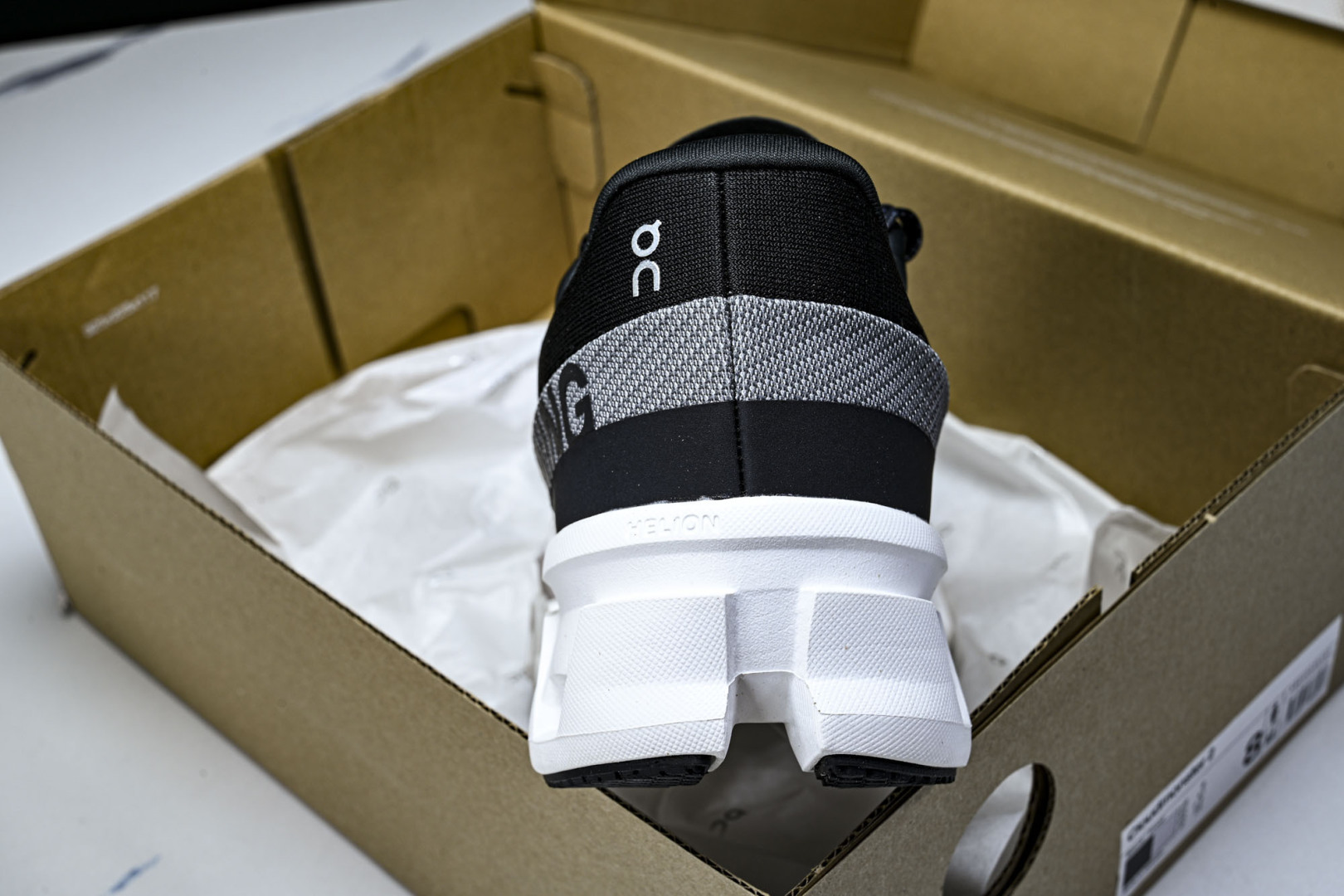 On昂跑 尺码:36-45纯原版出品-纯原ON昂跑 Cloudmonster 2 怪兽二代轻量缓震透气男