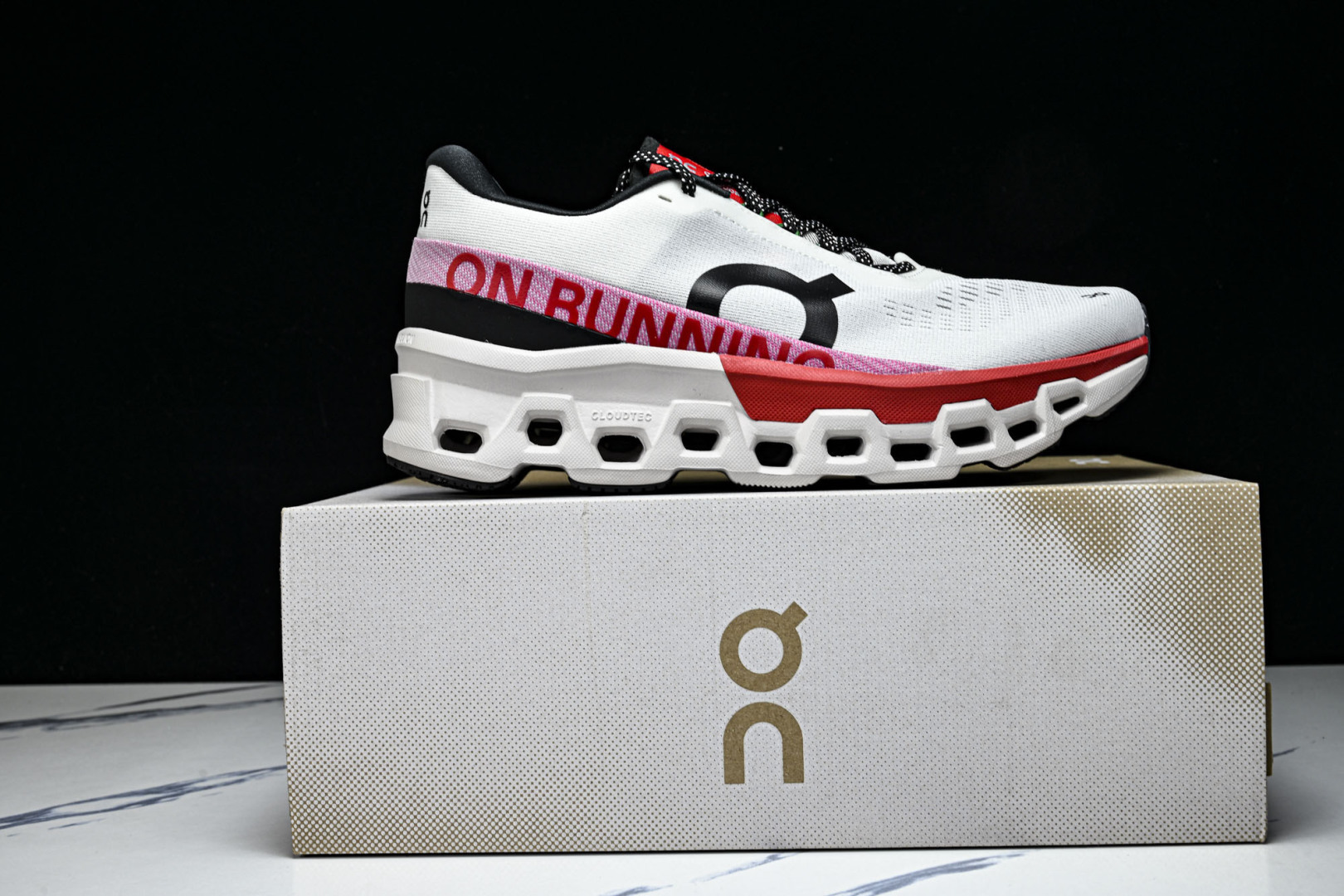 On昂跑 尺码:36-45纯原版出品-纯原ON昂跑 Cloudmonster 2 怪兽二代轻量缓震透气男