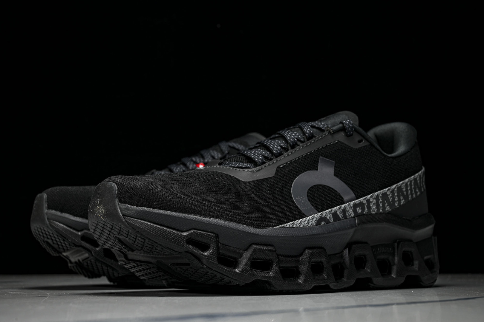 On昂跑 尺码:36-45纯原版出品-纯原ON昂跑 Cloudmonster 2 怪兽二代轻量缓震透气男