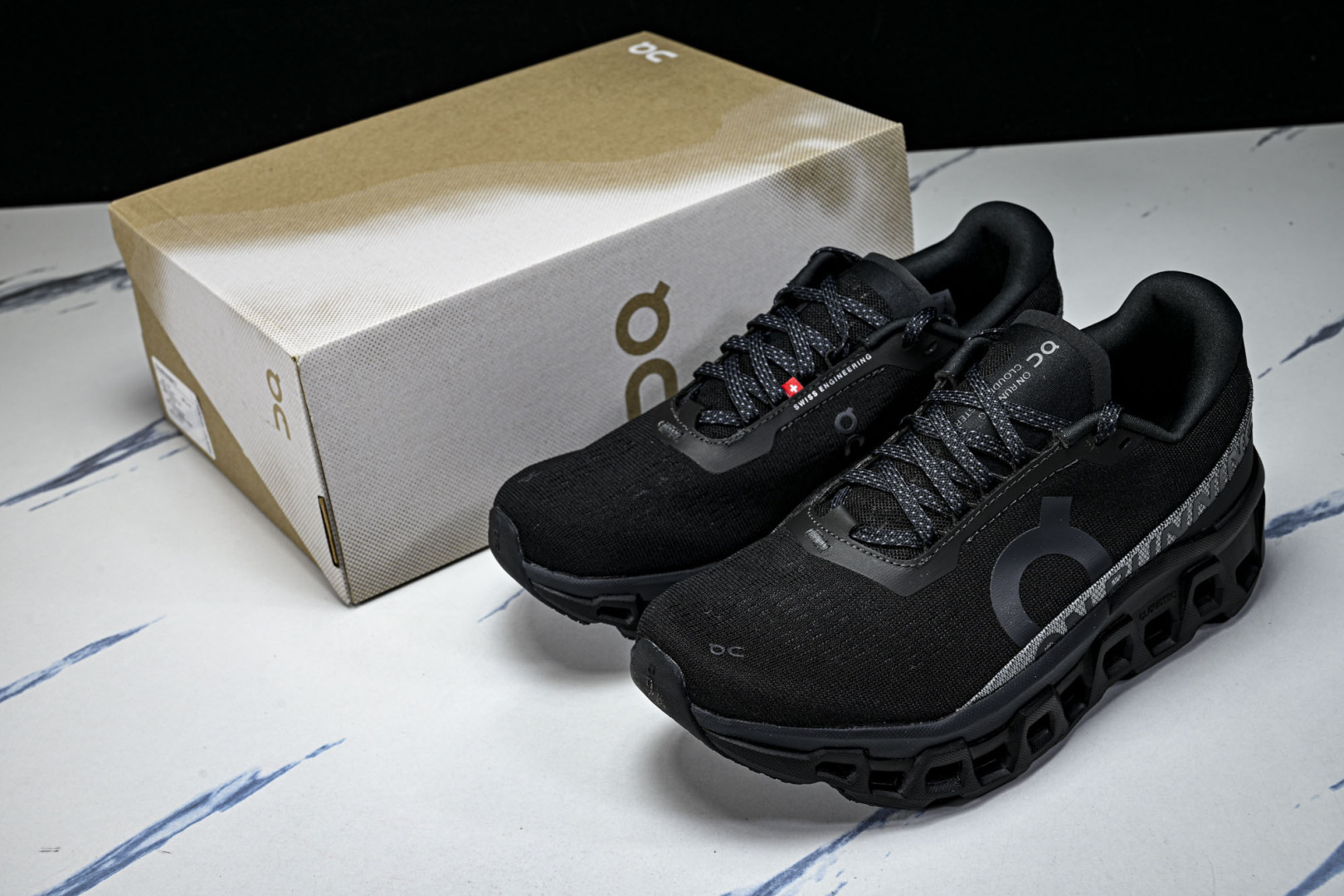 On昂跑 尺码:36-45纯原版出品-纯原ON昂跑 Cloudmonster 2 怪兽二代轻量缓震透气男
