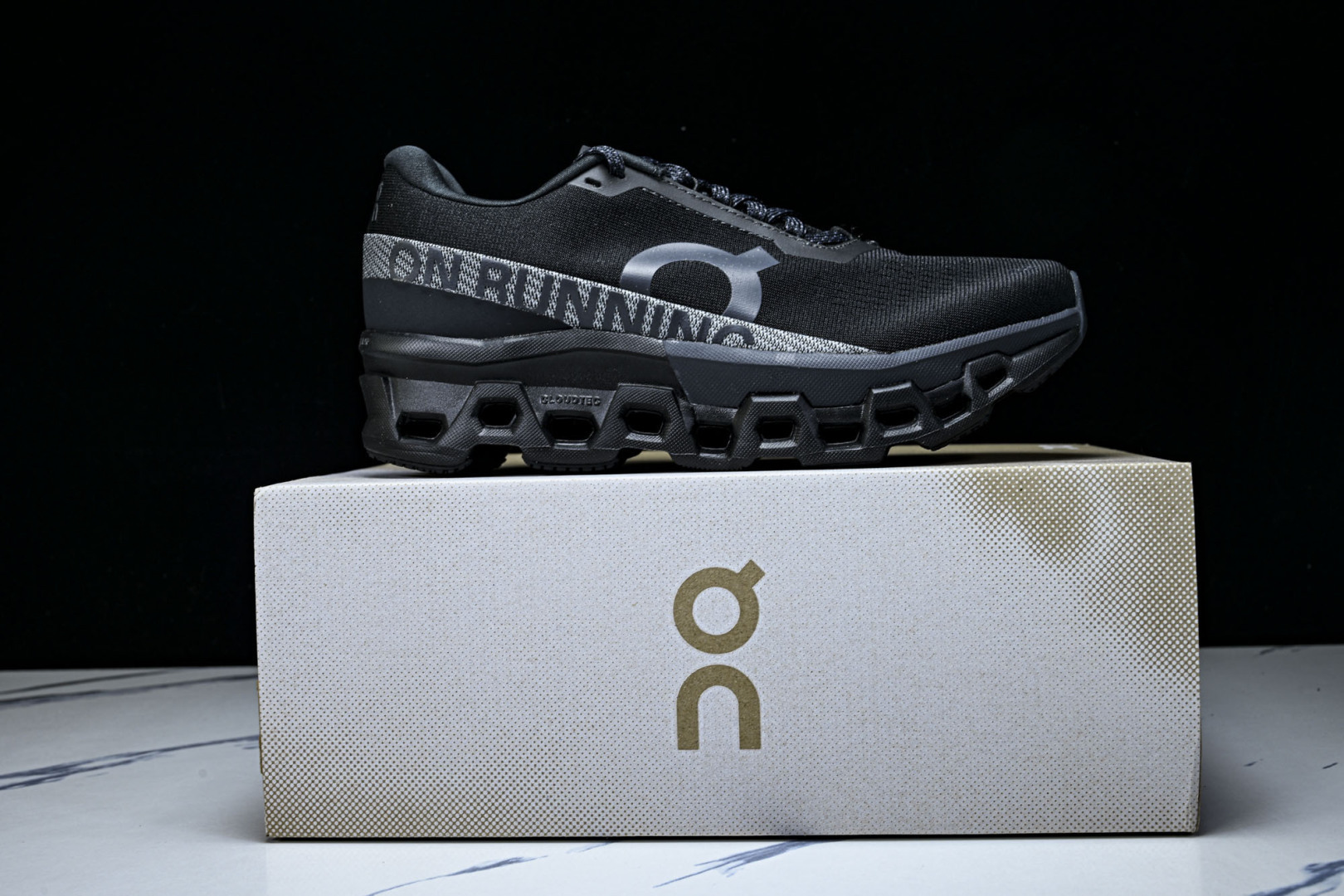 On昂跑 尺码:36-45纯原版出品-纯原ON昂跑 Cloudmonster 2 怪兽二代轻量缓震透气男