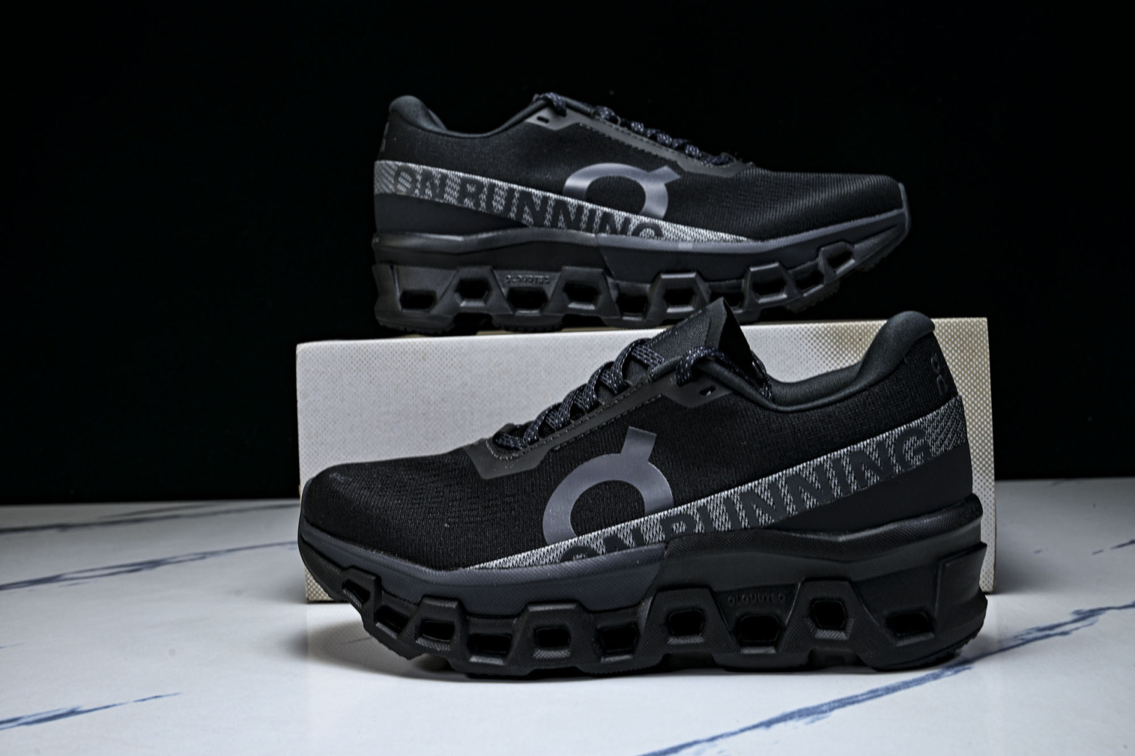 On昂跑 尺码:36-45纯原版出品-纯原ON昂跑 Cloudmonster 2 怪兽二代轻量缓震透气男