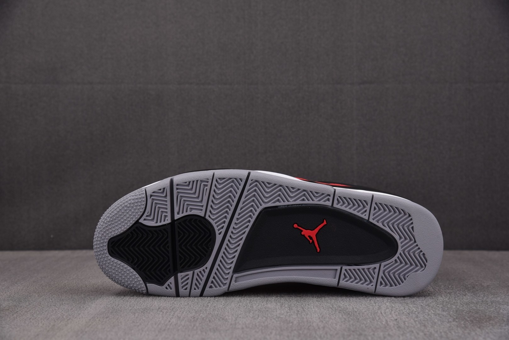 AJ4 EUR:40-48.5纯原-Air Jordan 4“Toro Bravo”公牛红复刻 FQ81