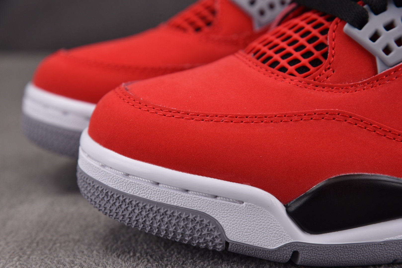 AJ4 EUR:40-48.5纯原-Air Jordan 4“Toro Bravo”公牛红复刻 FQ81