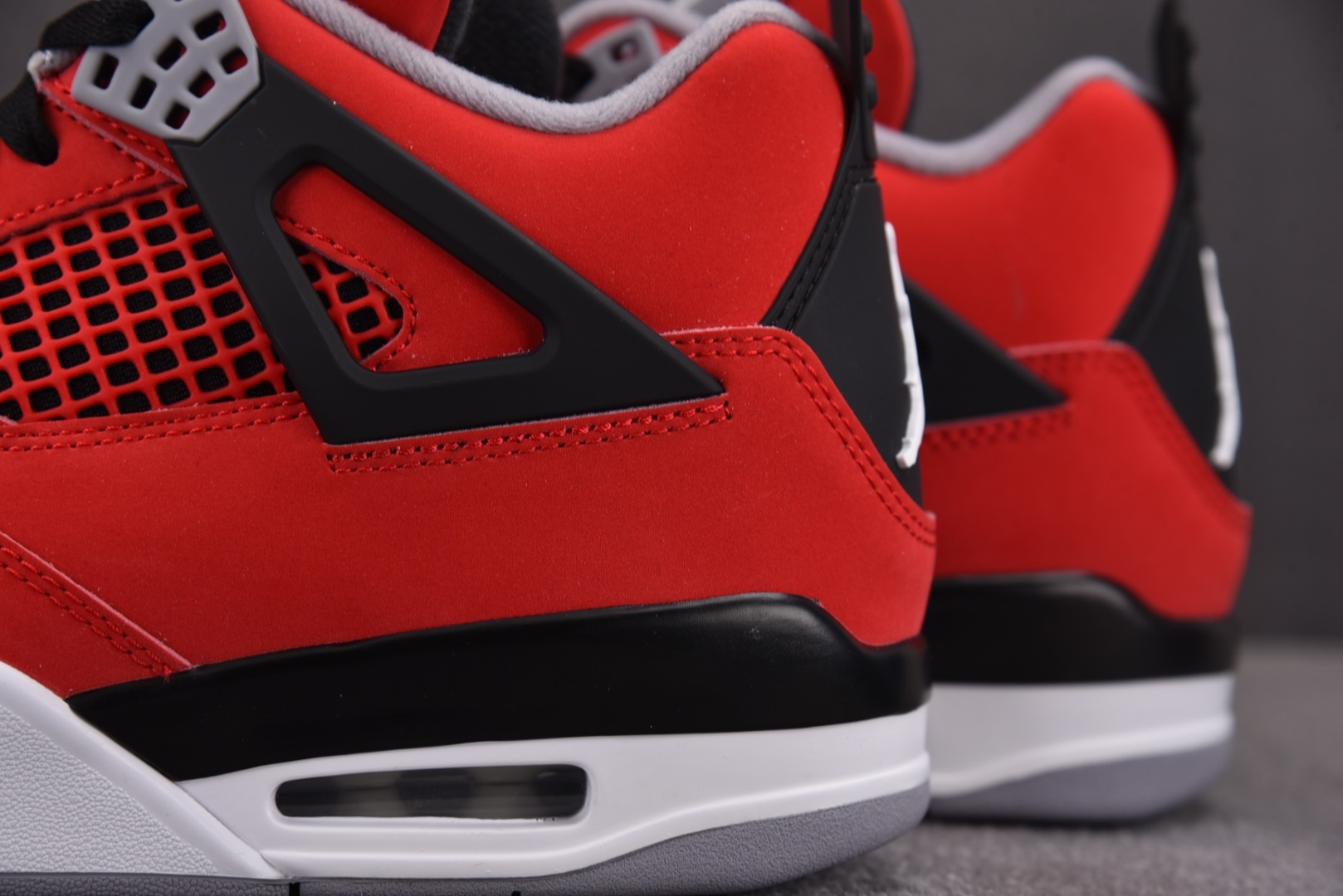 AJ4 EUR:40-48.5纯原-Air Jordan 4“Toro Bravo”公牛红复刻 FQ81