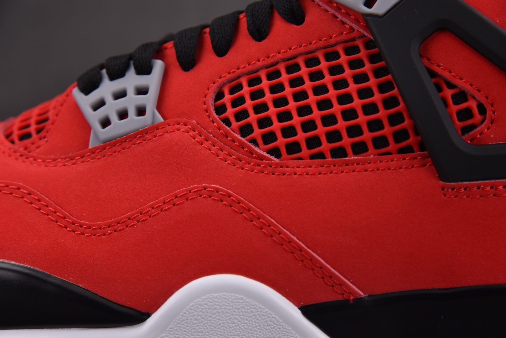 AJ4 EUR:40-48.5纯原-Air Jordan 4“Toro Bravo”公牛红复刻 FQ81