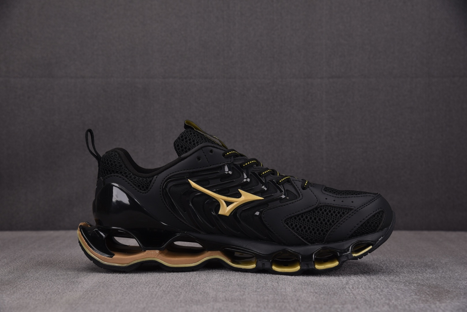 Mizuno Wave Prophecy 14S 黑金J1GC尺寸36-46YZ039