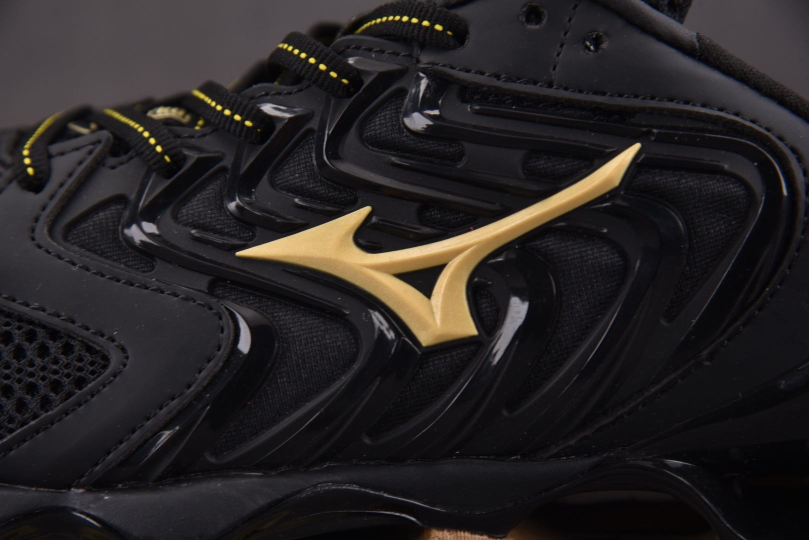 Mizuno Wave Prophecy 14S 黑金J1GC尺寸36-46YZ039