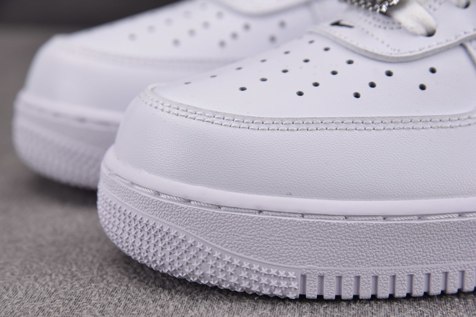 【纯原】NK Air Force 1 '07 LV8 White Black 白黑 HF2898-101
