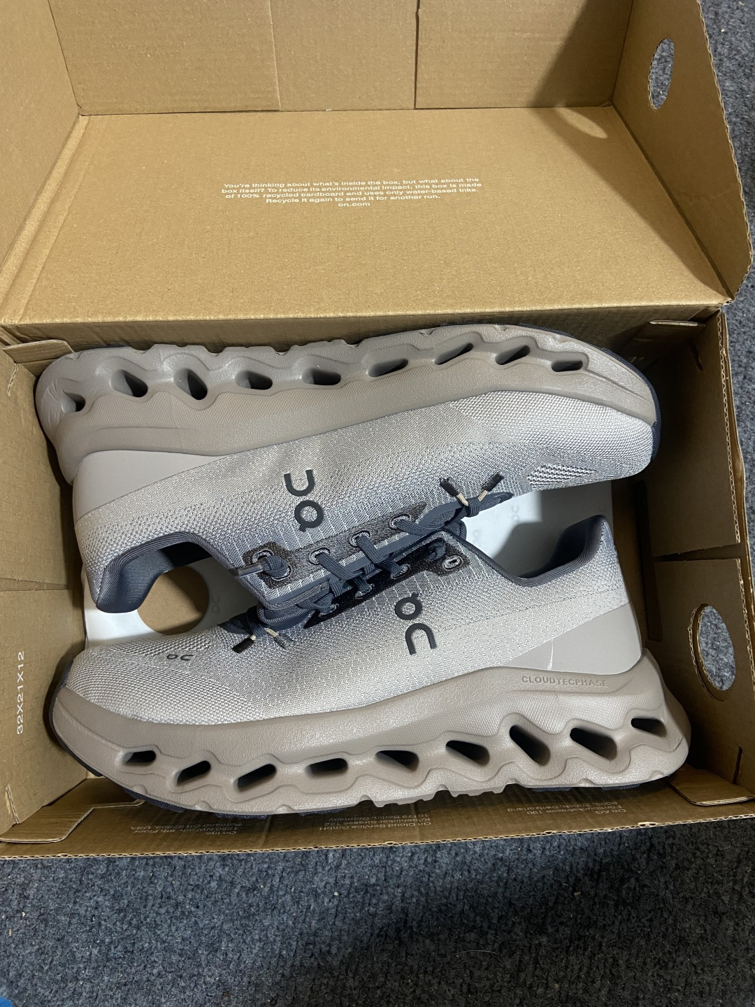 On昂跑 x LOEWE罗意威 Cloudtilt 织物 跑步 户外轻便百搭系带 减震 低帮 运动休闲鞋
