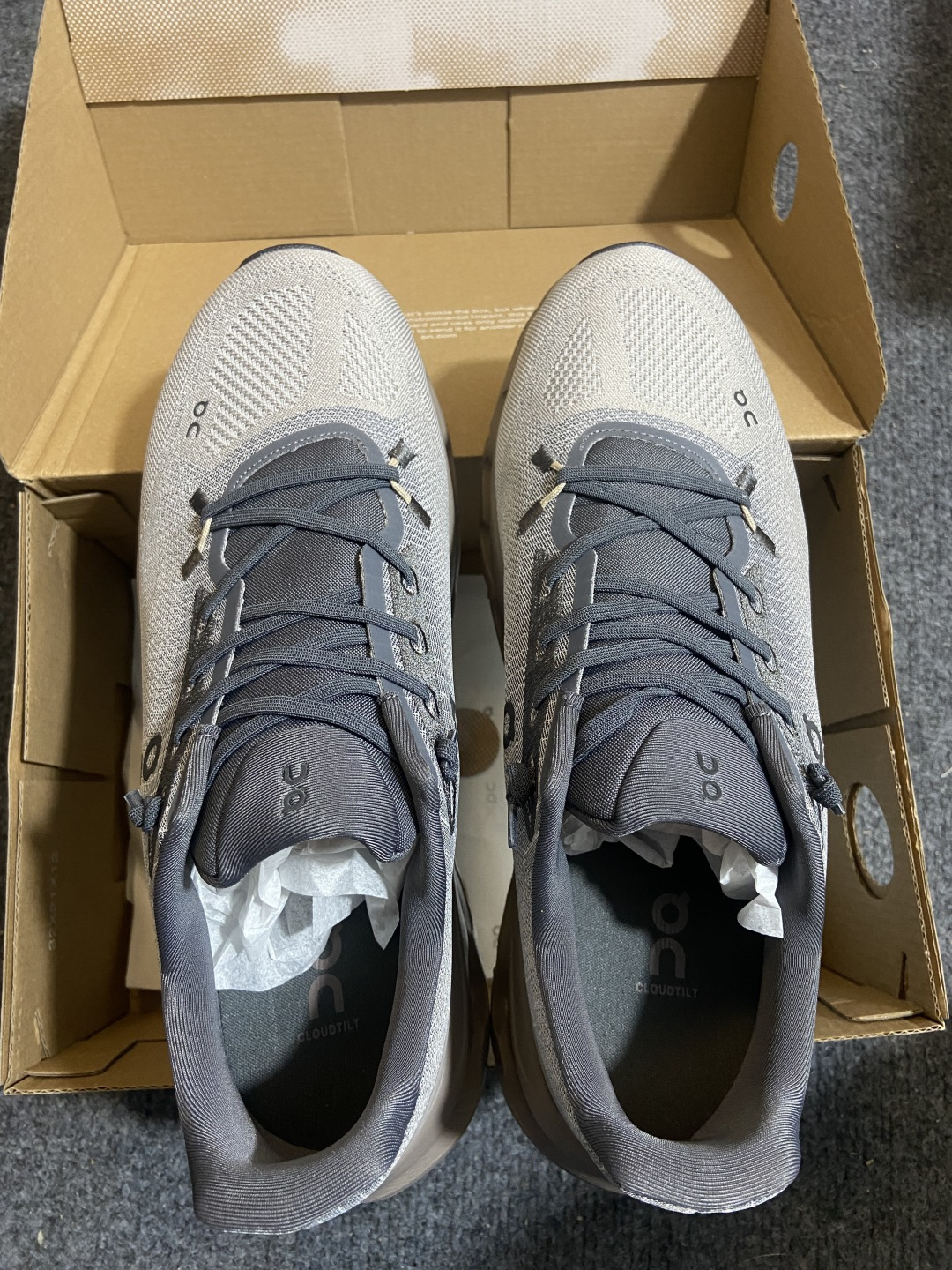 On昂跑 x LOEWE罗意威 Cloudtilt 织物 跑步 户外轻便百搭系带 减震 低帮 运动休闲鞋