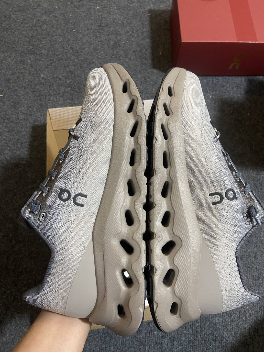 On昂跑 x LOEWE罗意威 Cloudtilt 织物 跑步 户外轻便百搭系带 减震 低帮 运动休闲鞋