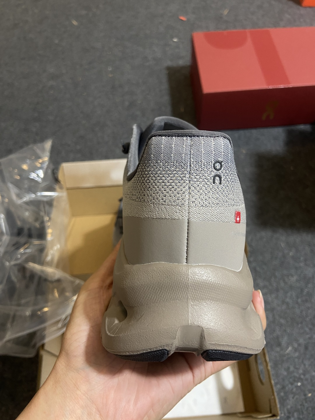 On昂跑 x LOEWE罗意威 Cloudtilt 织物 跑步 户外轻便百搭系带 减震 低帮 运动休闲鞋