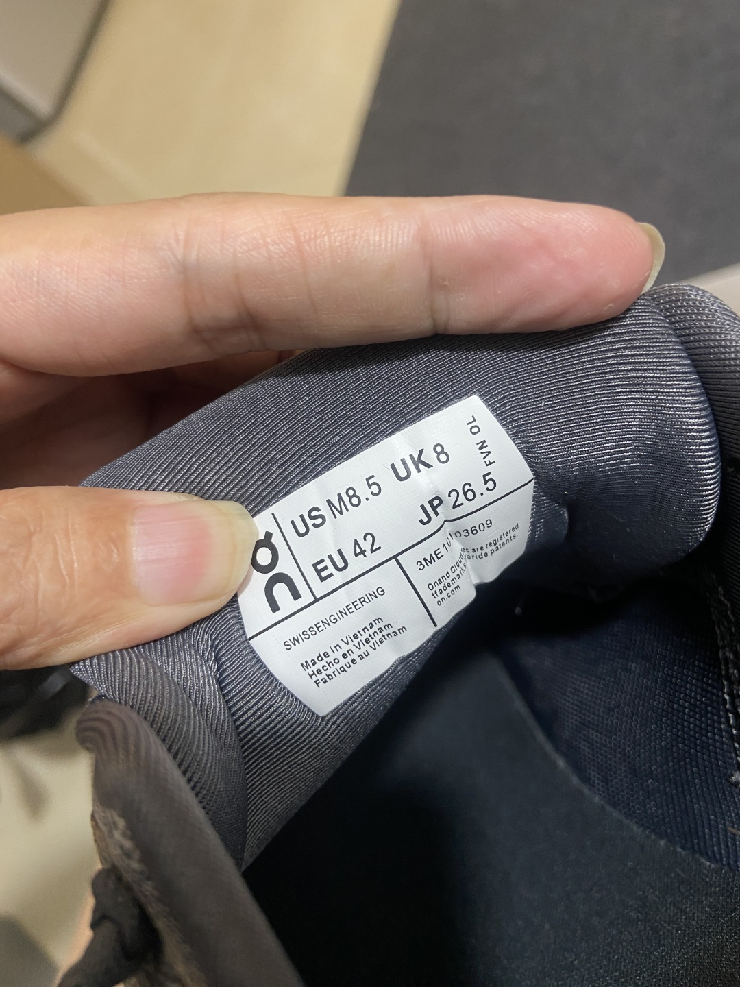 On昂跑 x LOEWE罗意威 Cloudtilt 织物 跑步 户外轻便百搭系带 减震 低帮 运动休闲鞋