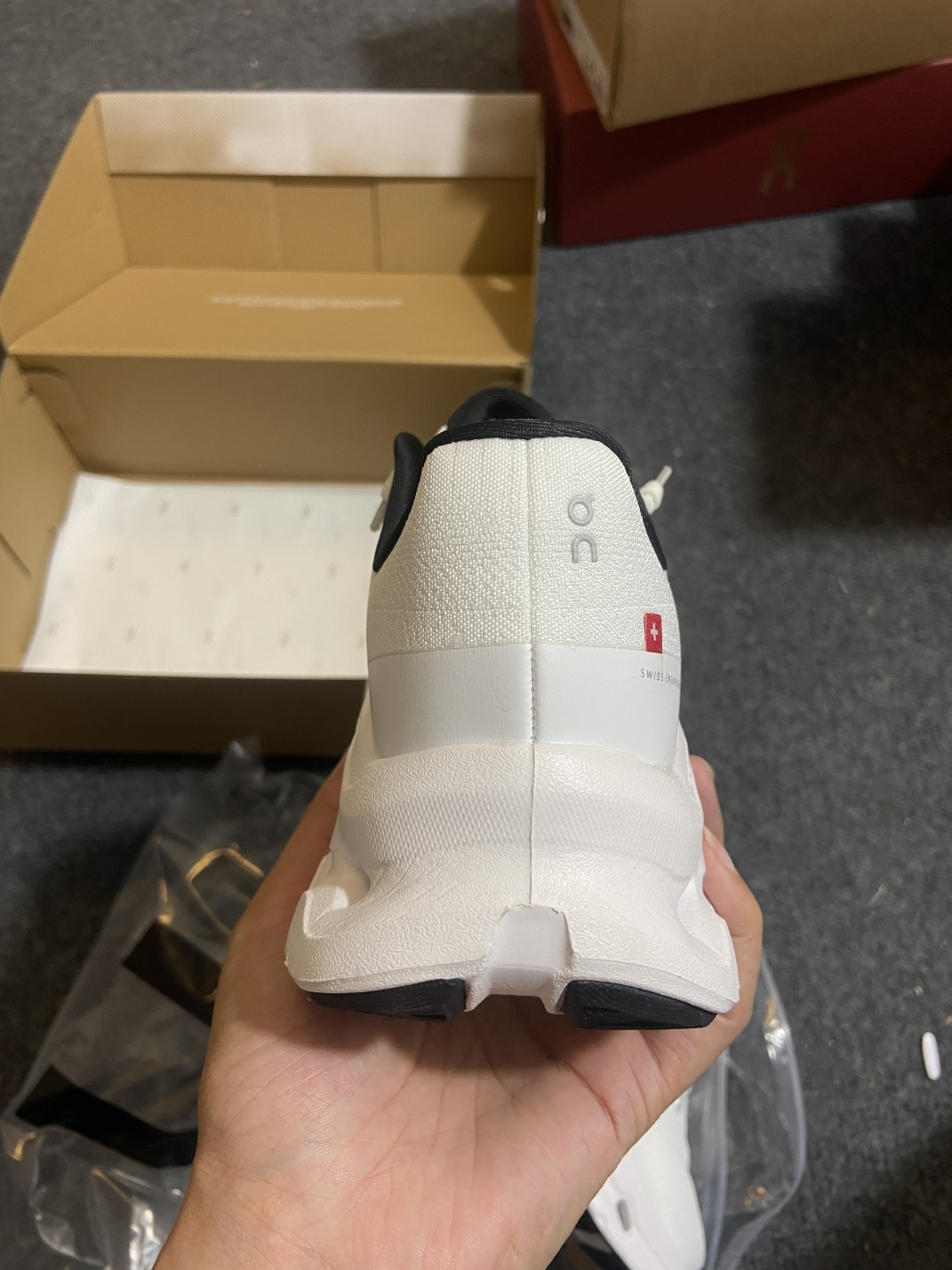 On昂跑 x LOEWE罗意威 Cloudtilt 织物 跑步 户外轻便百搭系带 减震 低帮 运动休闲鞋