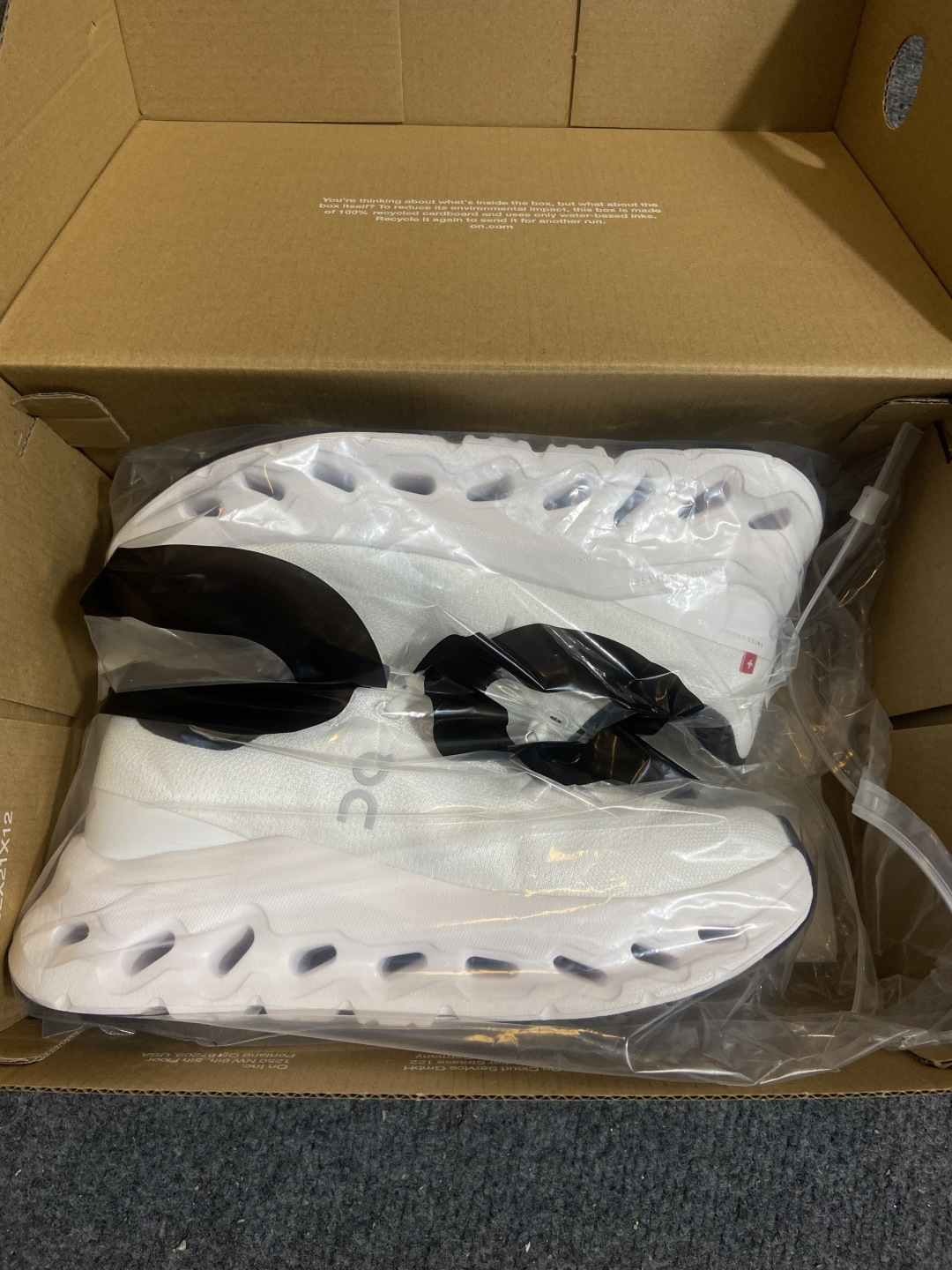 On昂跑 x LOEWE罗意威 Cloudtilt 织物 跑步 户外轻便百搭系带 减震 低帮 运动休闲鞋
