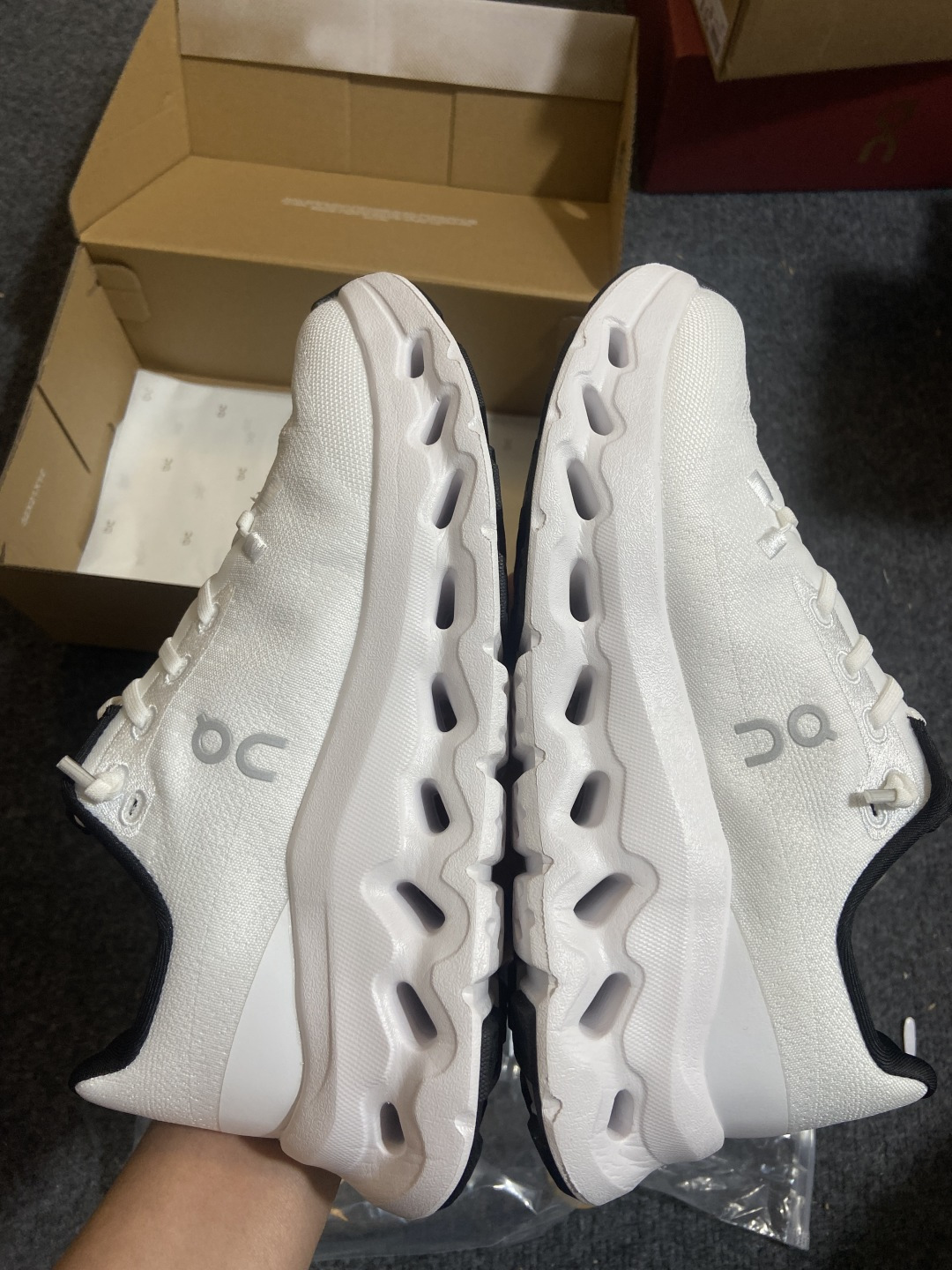 On昂跑 x LOEWE罗意威 Cloudtilt 织物 跑步 户外轻便百搭系带 减震 低帮 运动休闲鞋