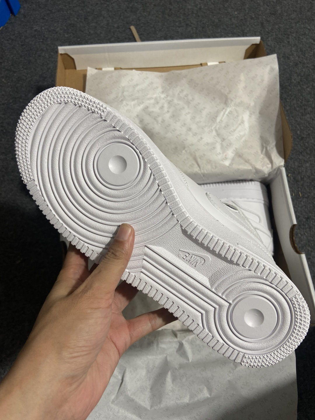 #平台专供 Air Force 1 Mid '07 空军一号中帮经典板鞋 纯白 货号:-111 内置So
